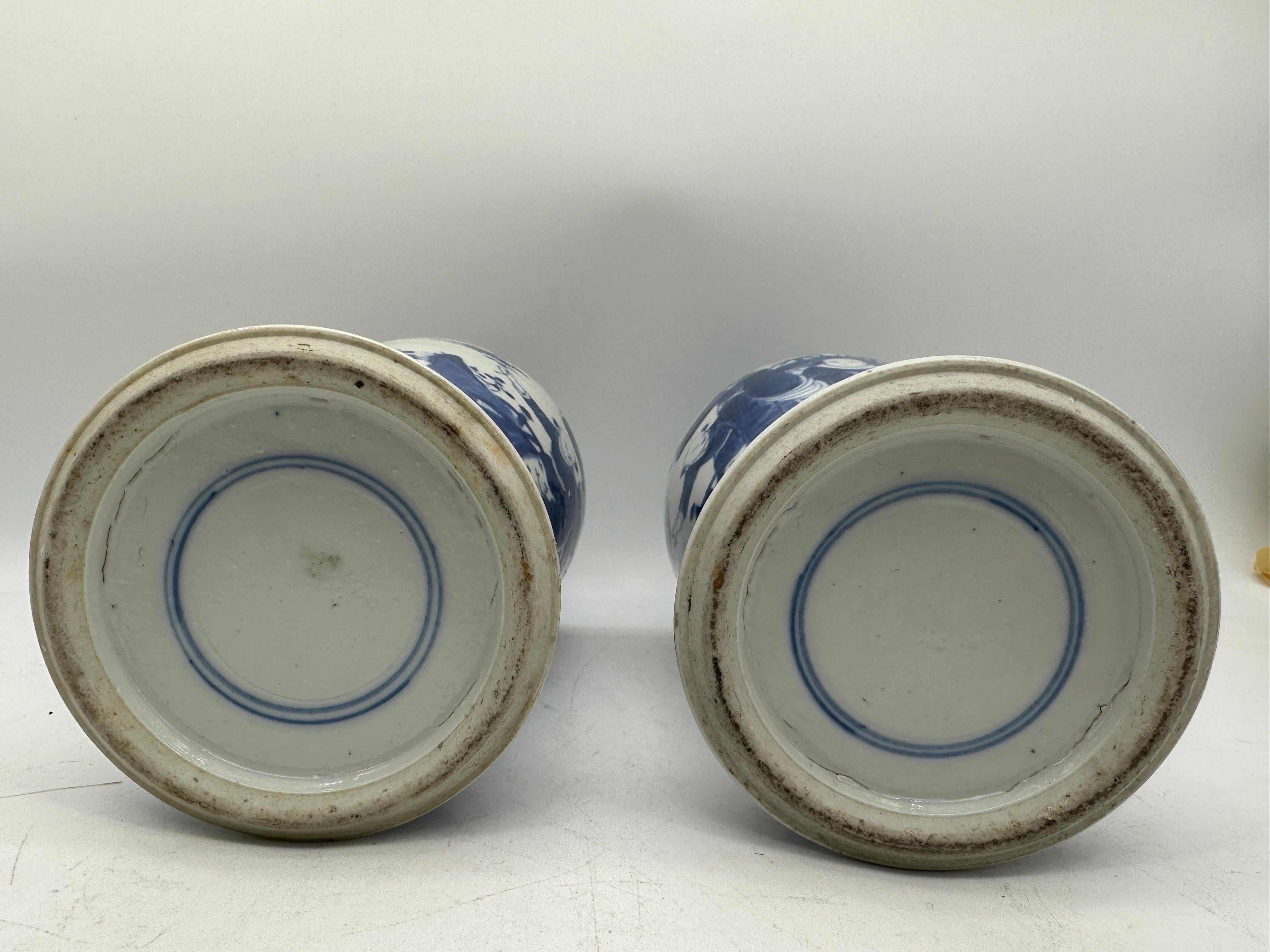 18th Century Antique Pair of Chinese Blue and White Porcelain Jars and Covers For Sale 7