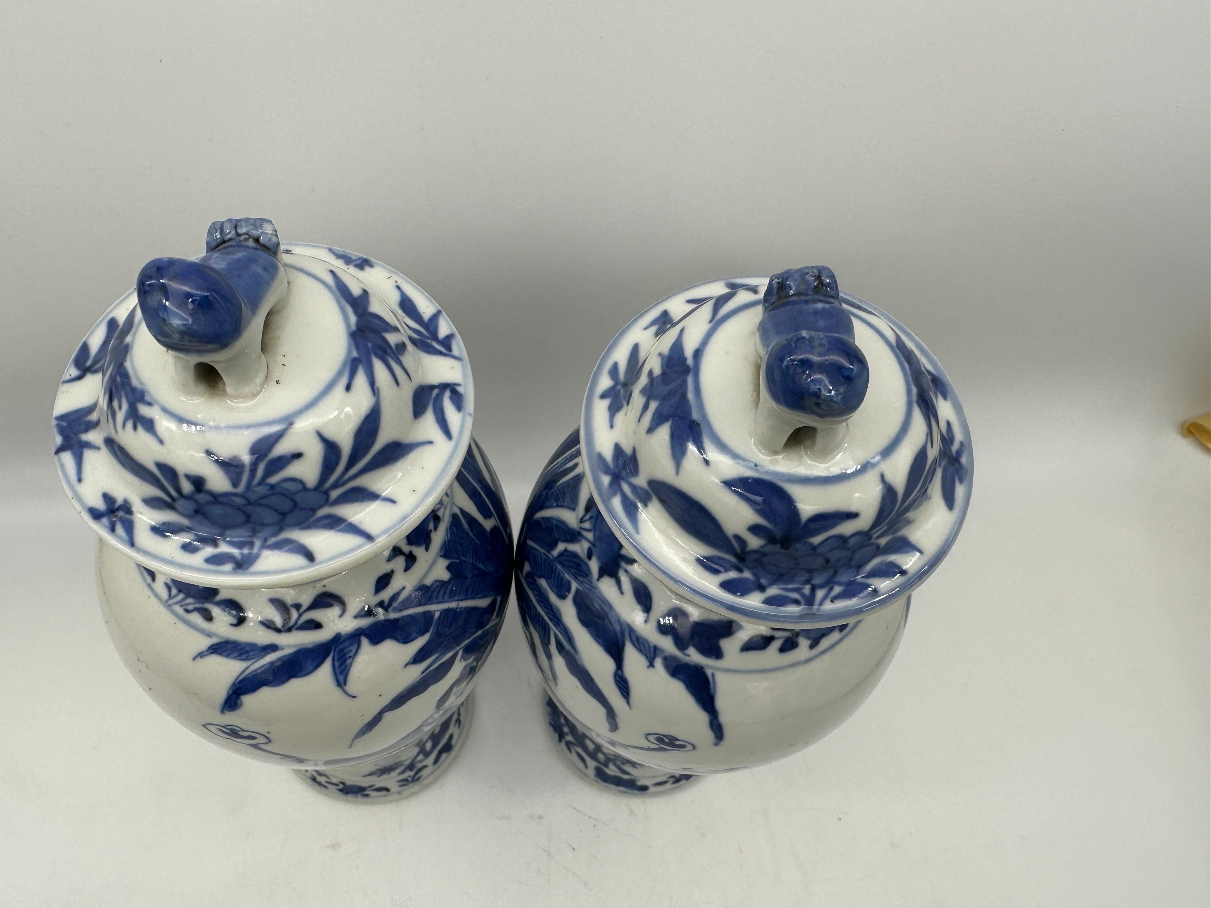 18th Century Antique Pair of Chinese Blue and White Porcelain Jars and Covers For Sale 8