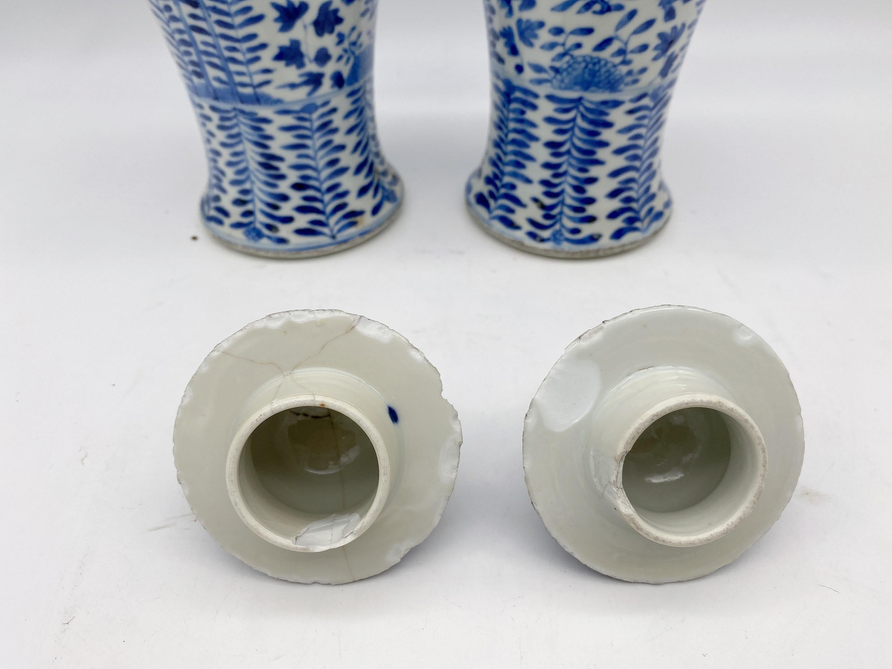 18th Century Antique Pair of Chinese Blue and White Porcelain Jars and Covers For Sale 8