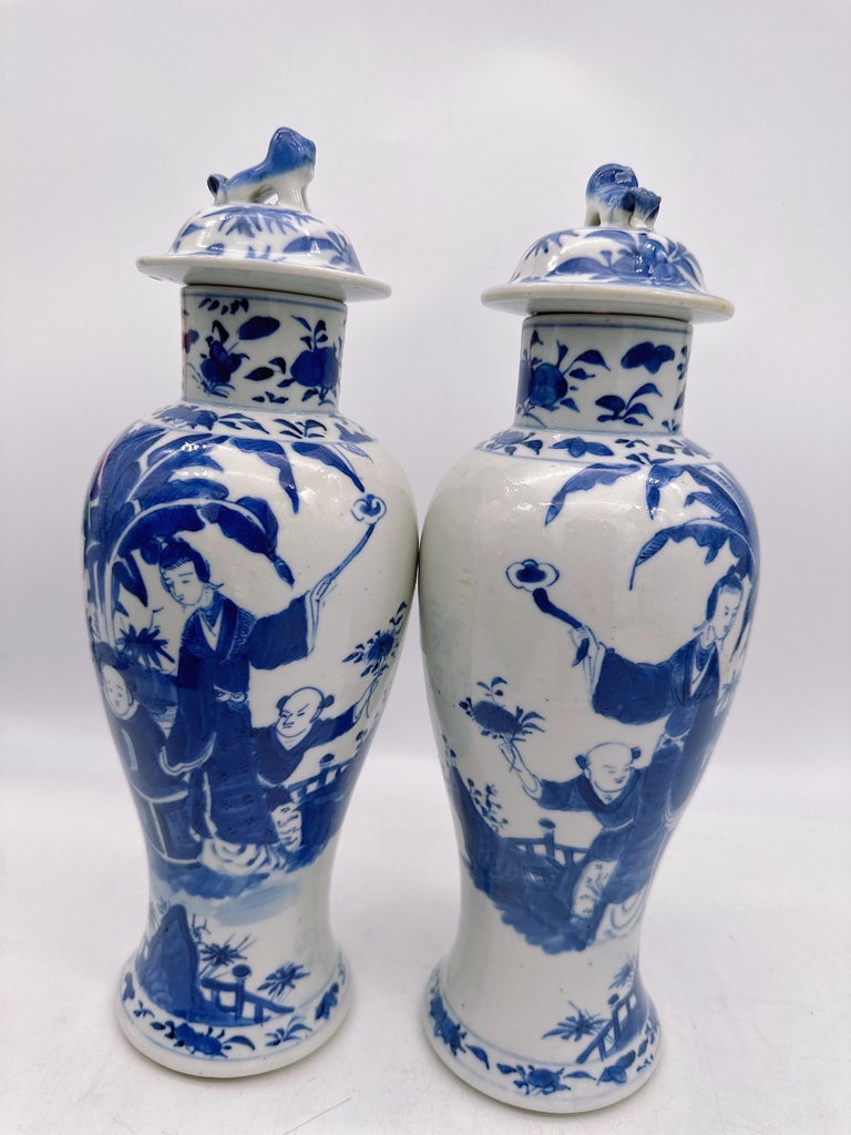 18th Century Antique Pair of Chinese Blue and White Porcelain Jars and Covers For Sale 10