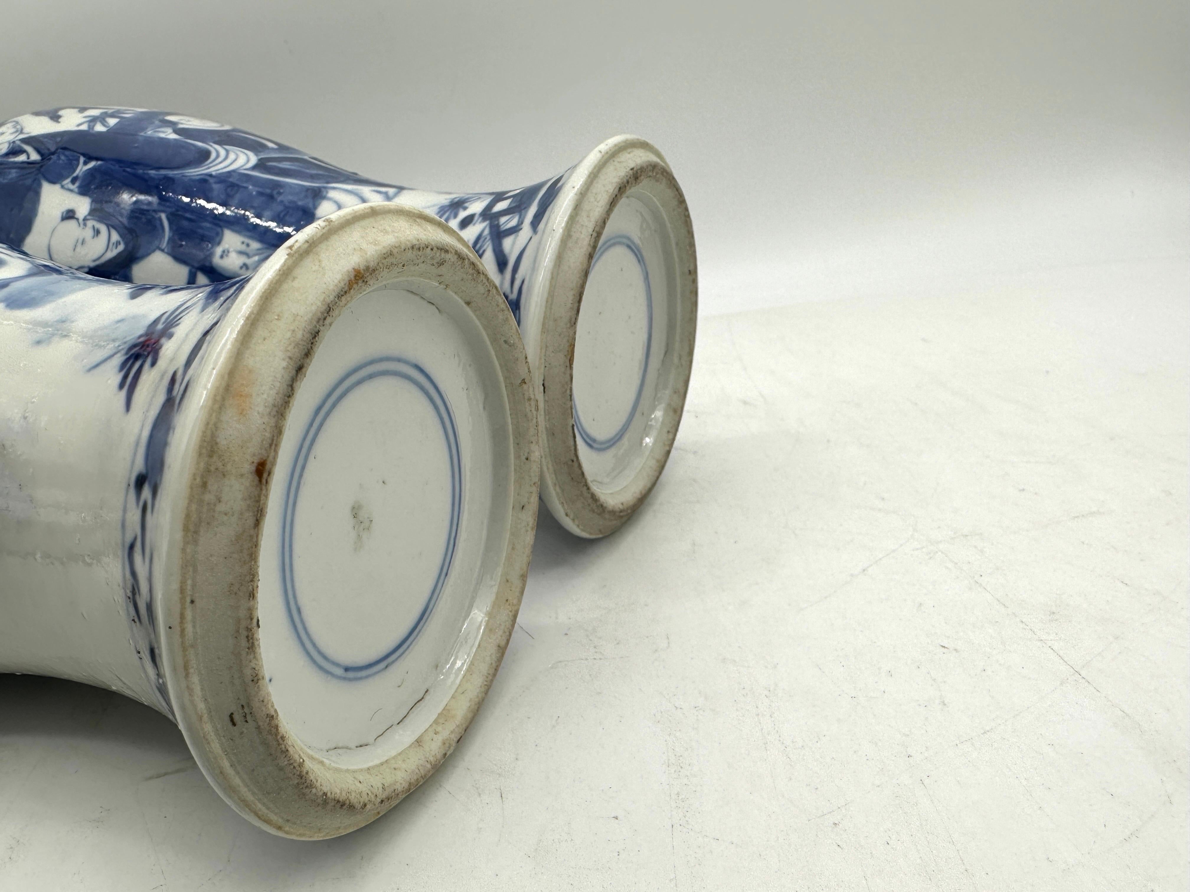 18th Century Antique Pair of Chinese Blue and White Porcelain Jars and Covers For Sale 11