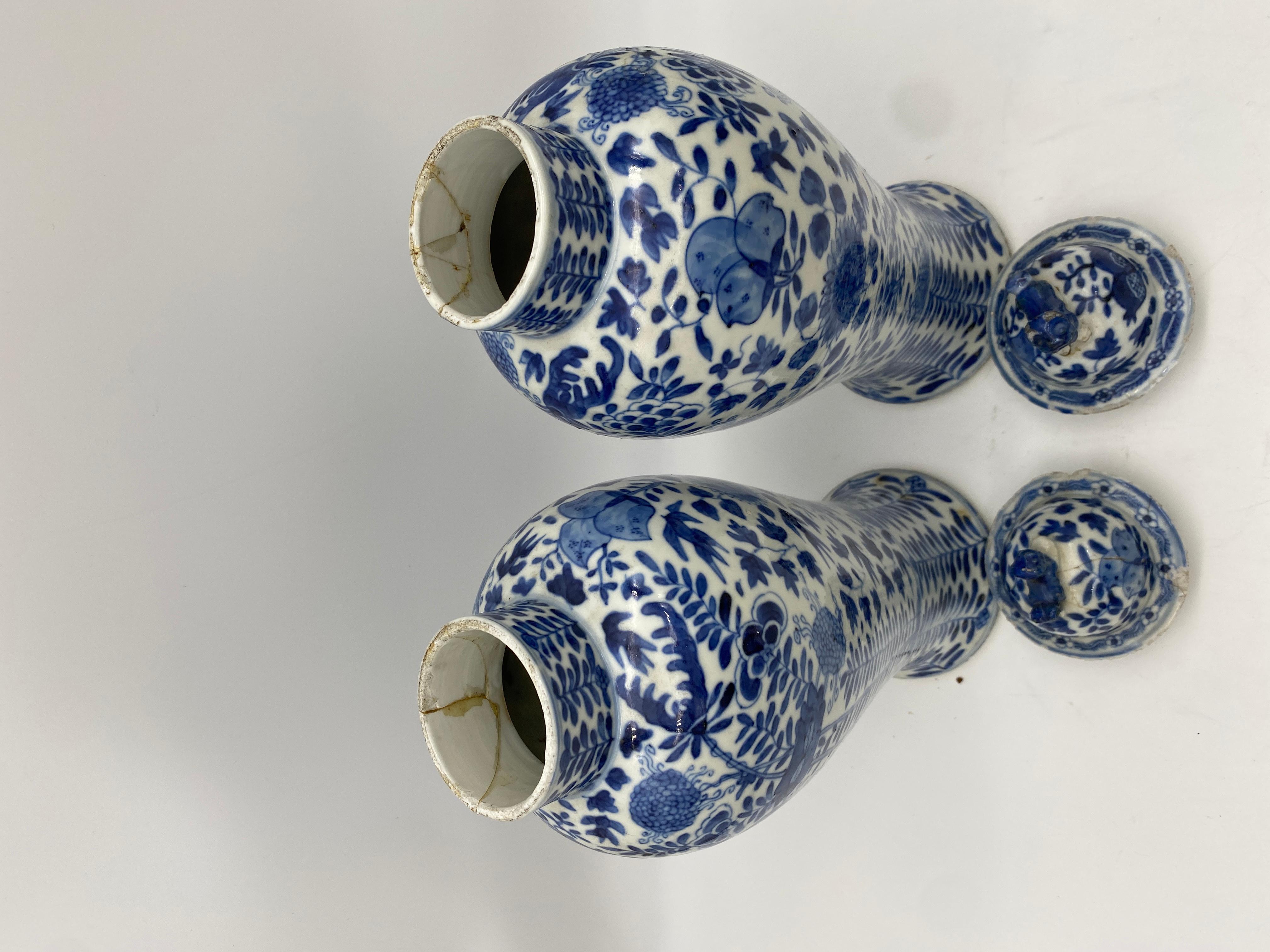 18th Century Antique Pair of Chinese Blue and White Porcelain Jars and Covers For Sale 12