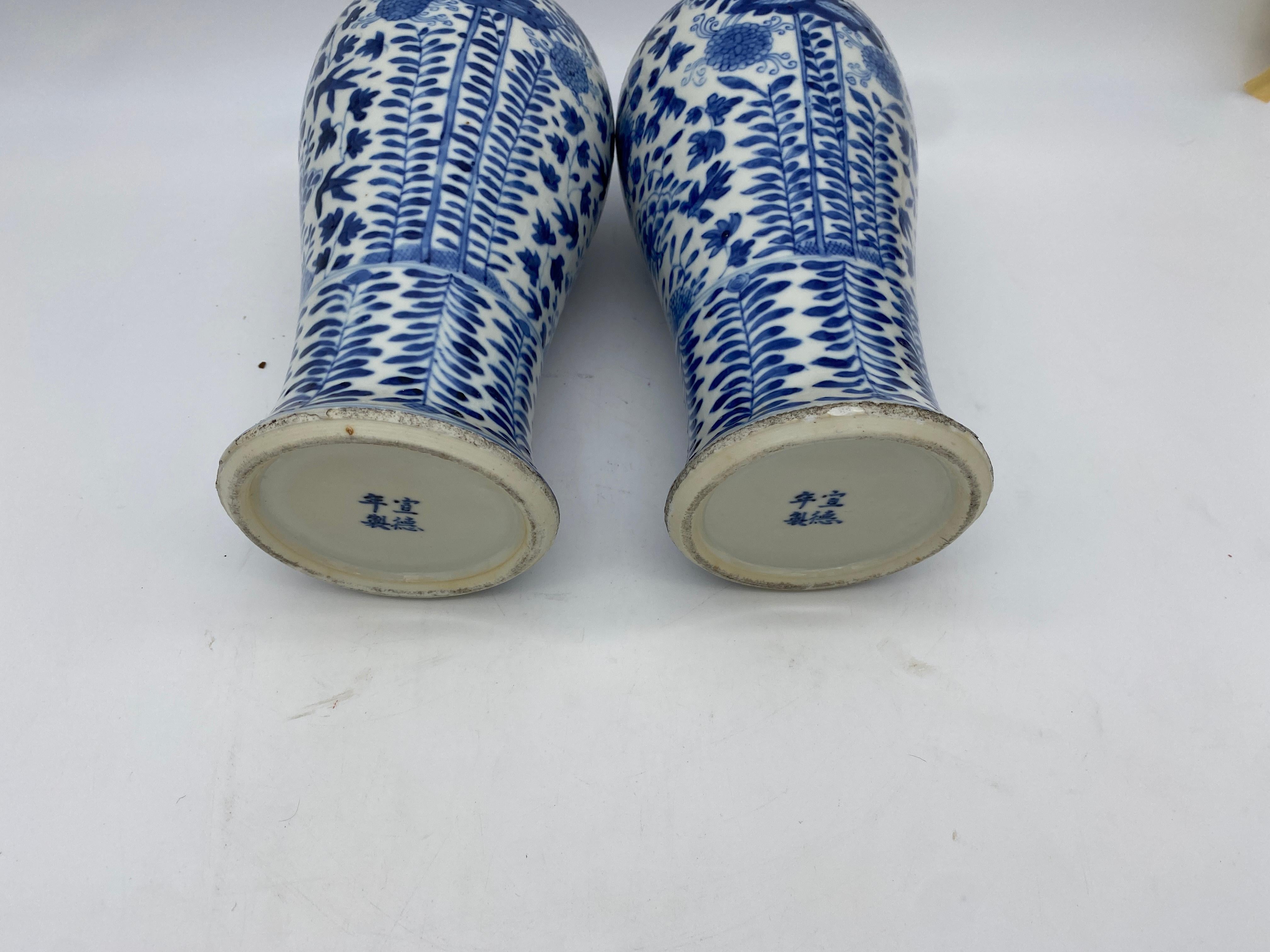 18th Century Antique Pair of Chinese Blue and White Porcelain Jars and Covers For Sale 13