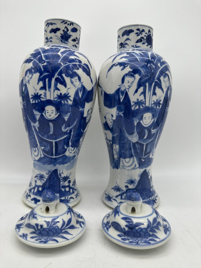 18th Century Antique Pair of Chinese Blue and White Porcelain Jars and Covers For Sale 13