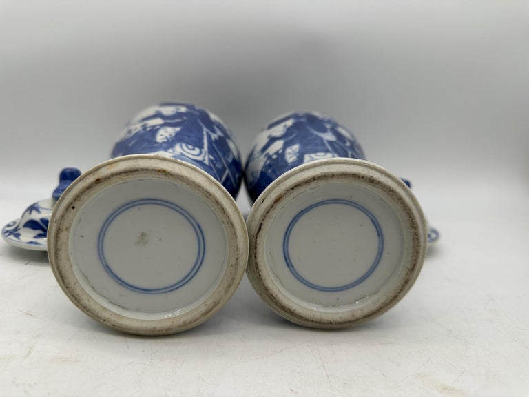18th Century Antique Pair of Chinese Blue and White Porcelain Jars and Covers For Sale 14