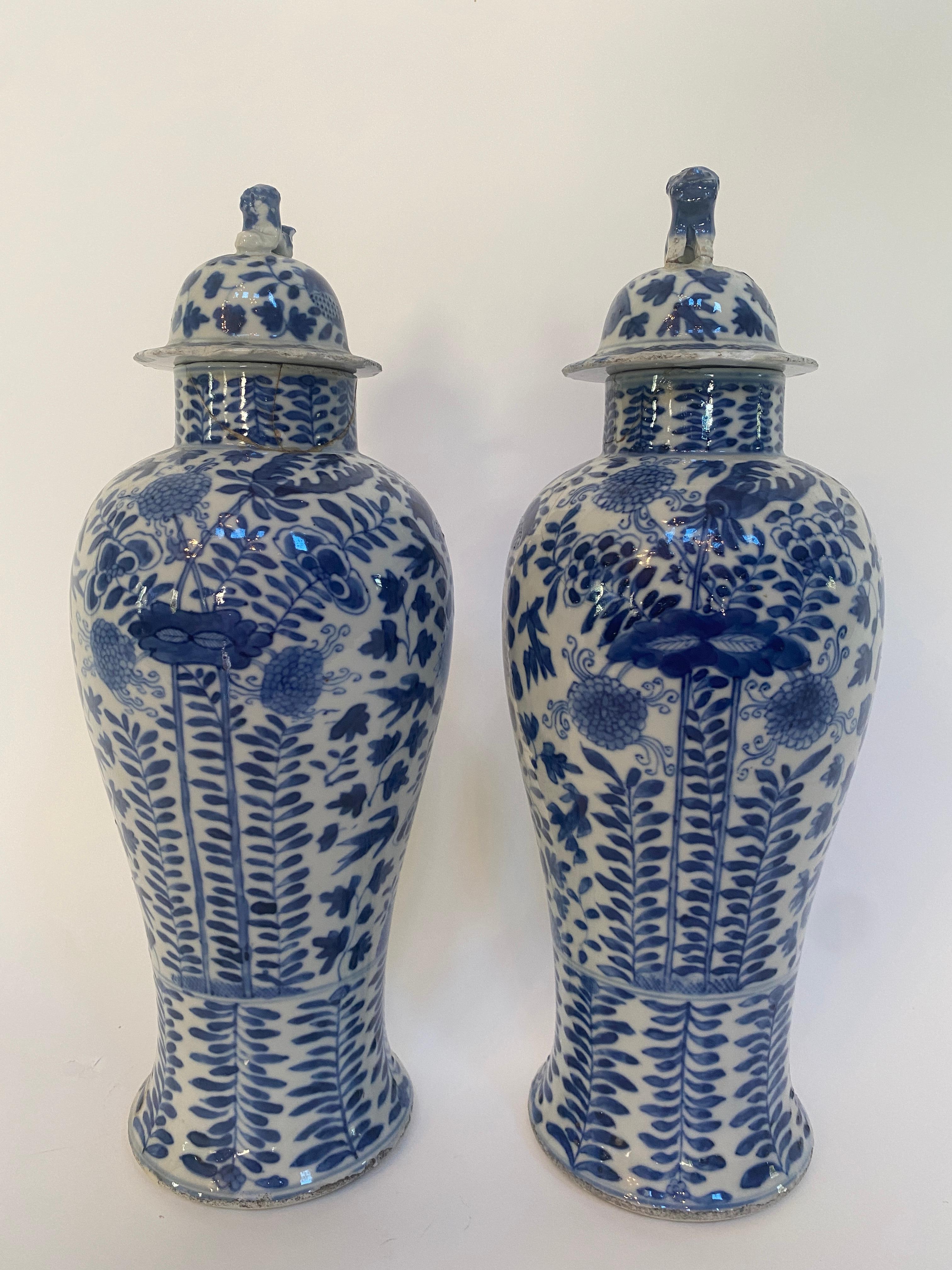 Qing 18th Century Antique Pair of Chinese Blue and White Porcelain Jars and Covers For Sale