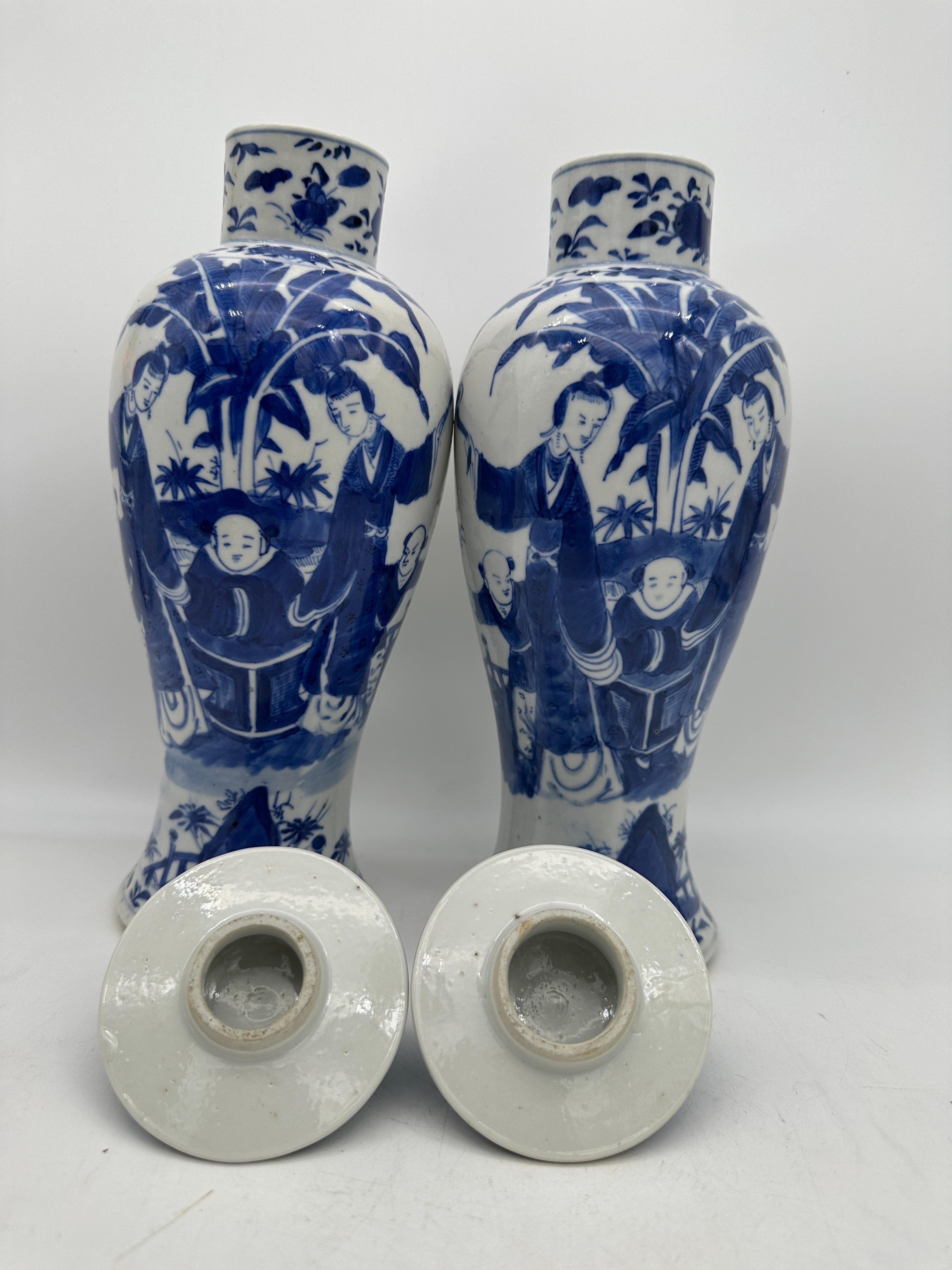 18th Century Antique Pair of Chinese Blue and White Porcelain Jars and Covers For Sale 2