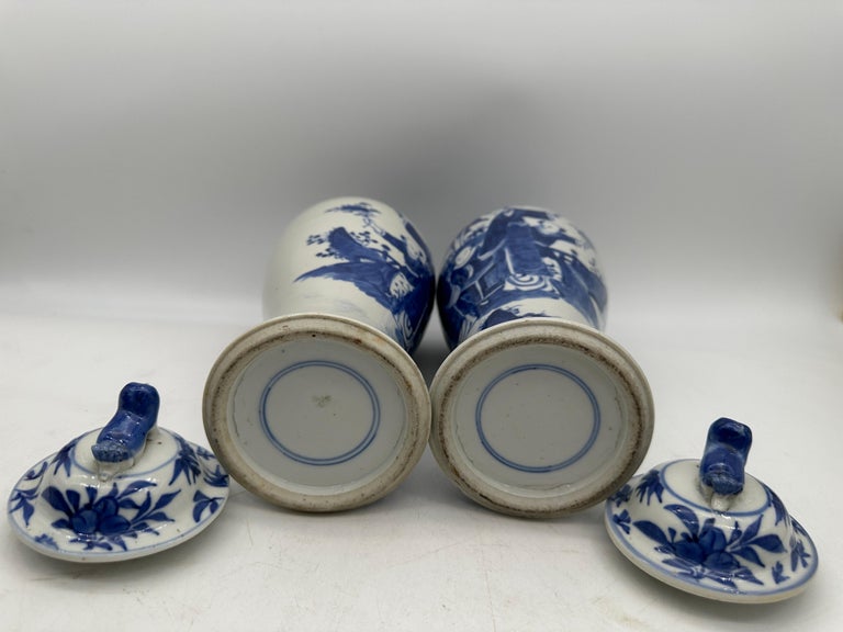 18th Century Antique Pair of Chinese Blue and White Porcelain Jars and Covers For Sale 4