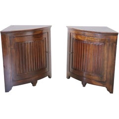 18th Century Antique Pair of Corner Cupboard or Corner Cabinet in Solid Walnut