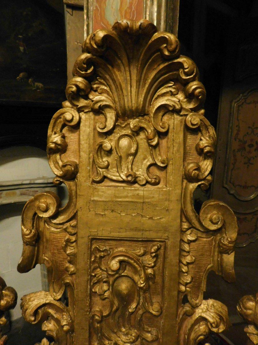 18th century Antique panel gilded and carved headboard, perfect for bedroom,
mis. max width cm194 x h 167, base 185 cm wide.