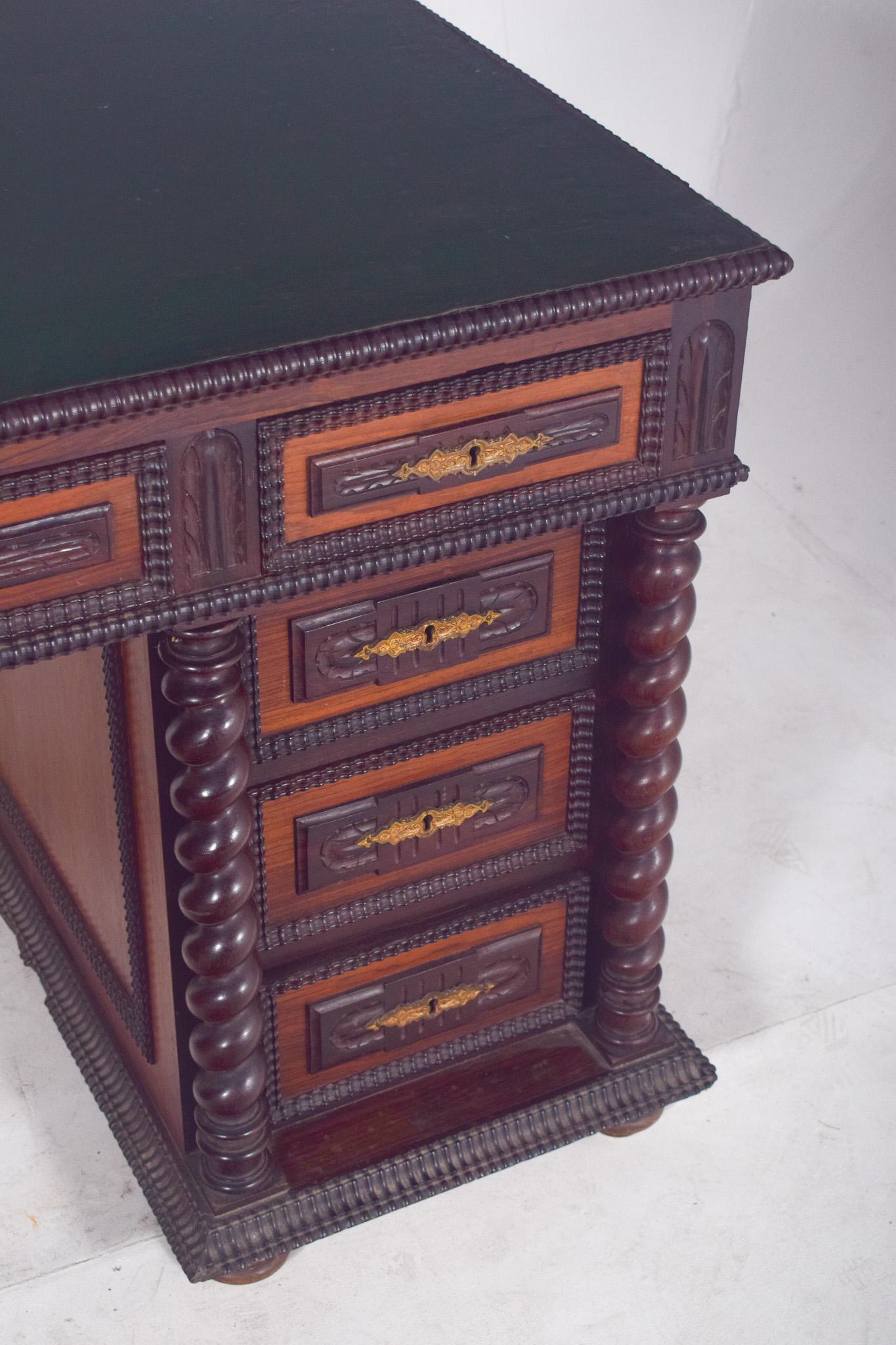 18th Century Antique Portuguese Twisted and Shaken Desk For Sale 3