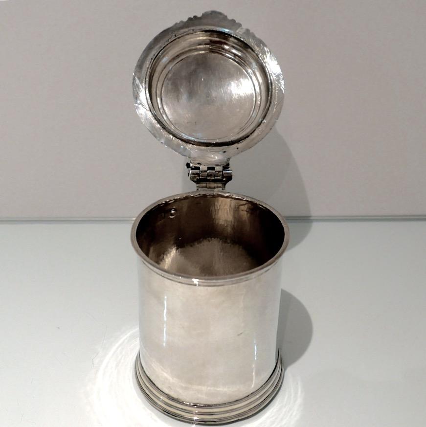 18th Century Antique Queen Anne Britannia Silver Lidded Tankard Exeter, 1707 In Good Condition For Sale In 53-64 Chancery Lane, London