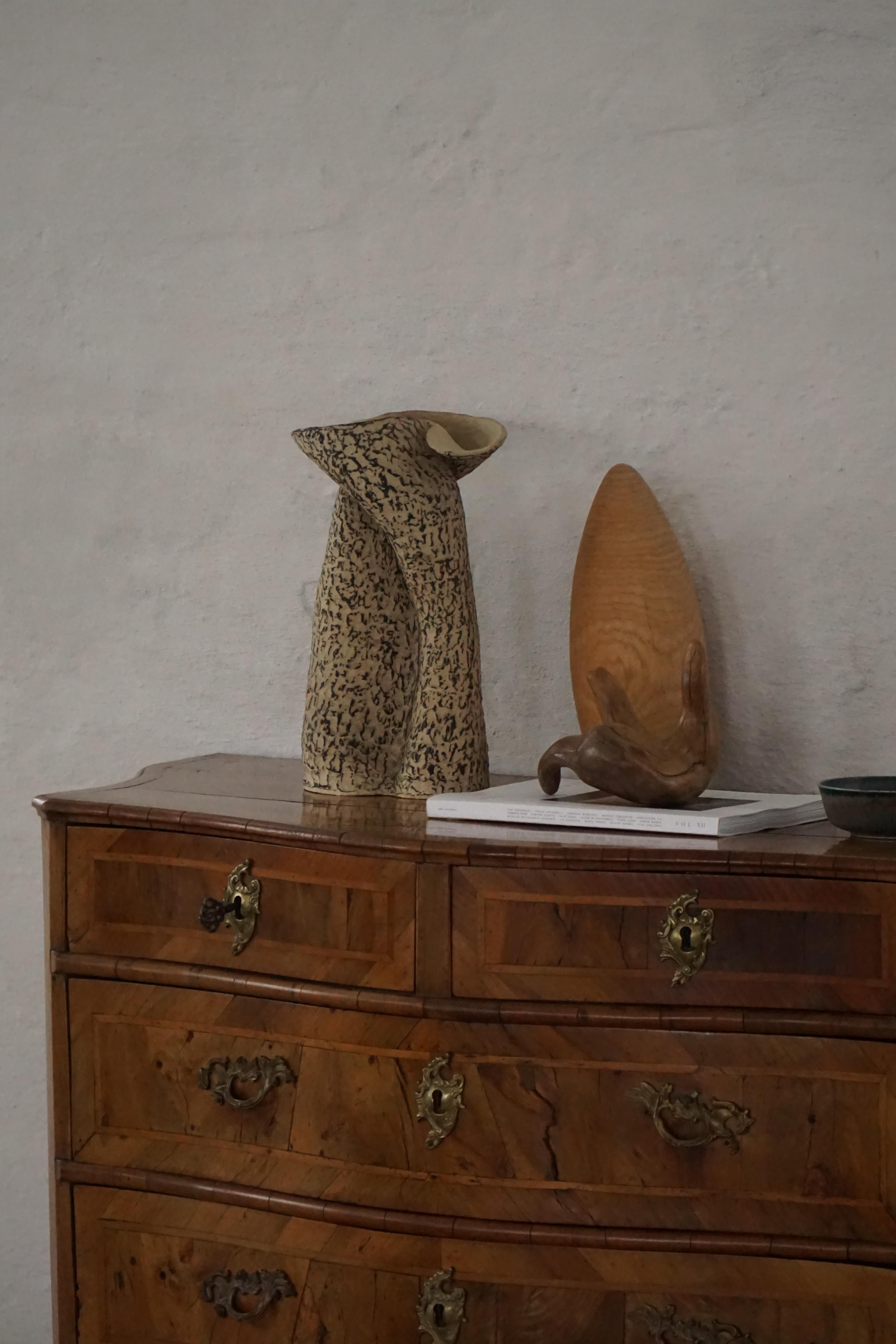 Antico cassettone barocco danese in noce con fronte a serpentina del XVIII secolo in vendita 12