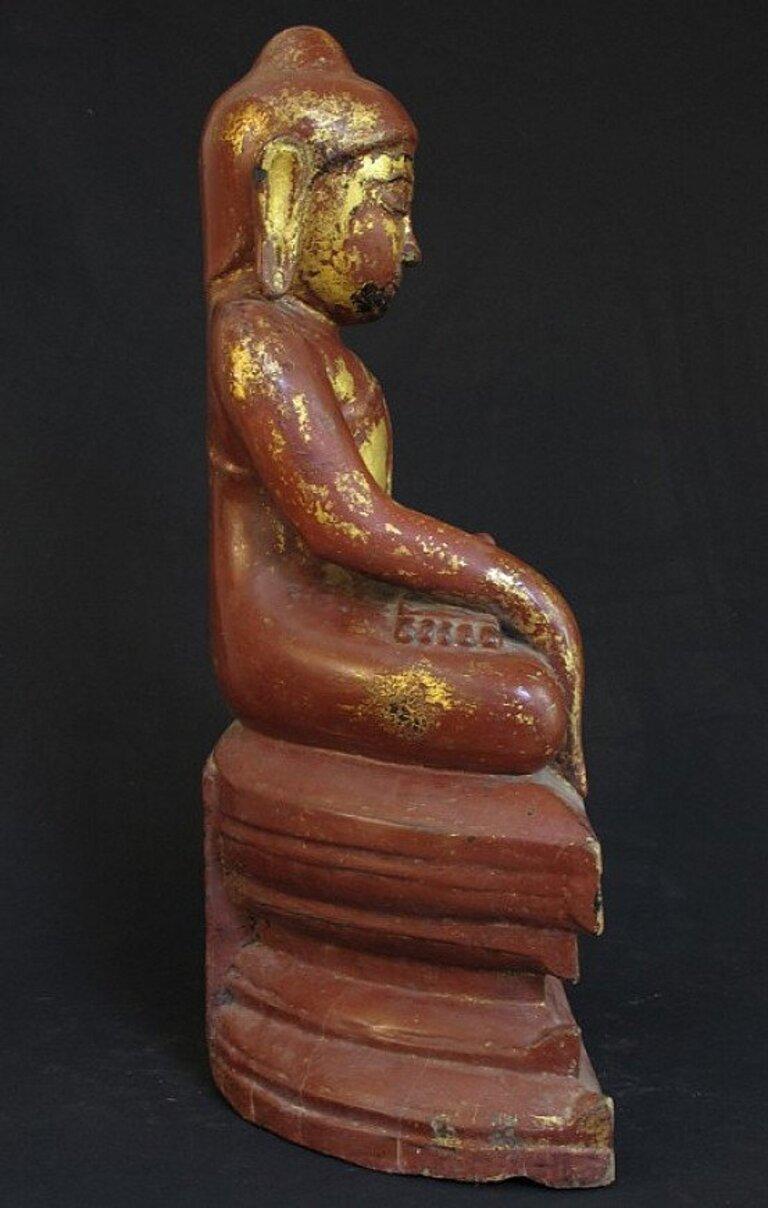 18th Century Antique Sitting Buddha from Burma In Good Condition For Sale In DEVENTER, NL