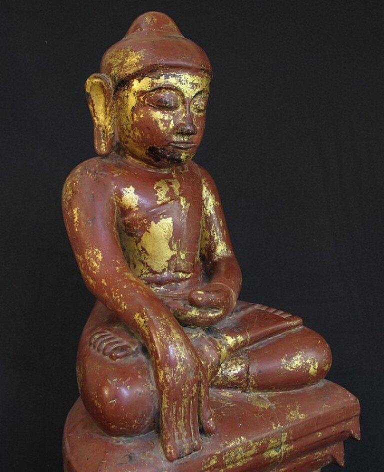 Wood 18th Century Antique Sitting Buddha from Burma For Sale