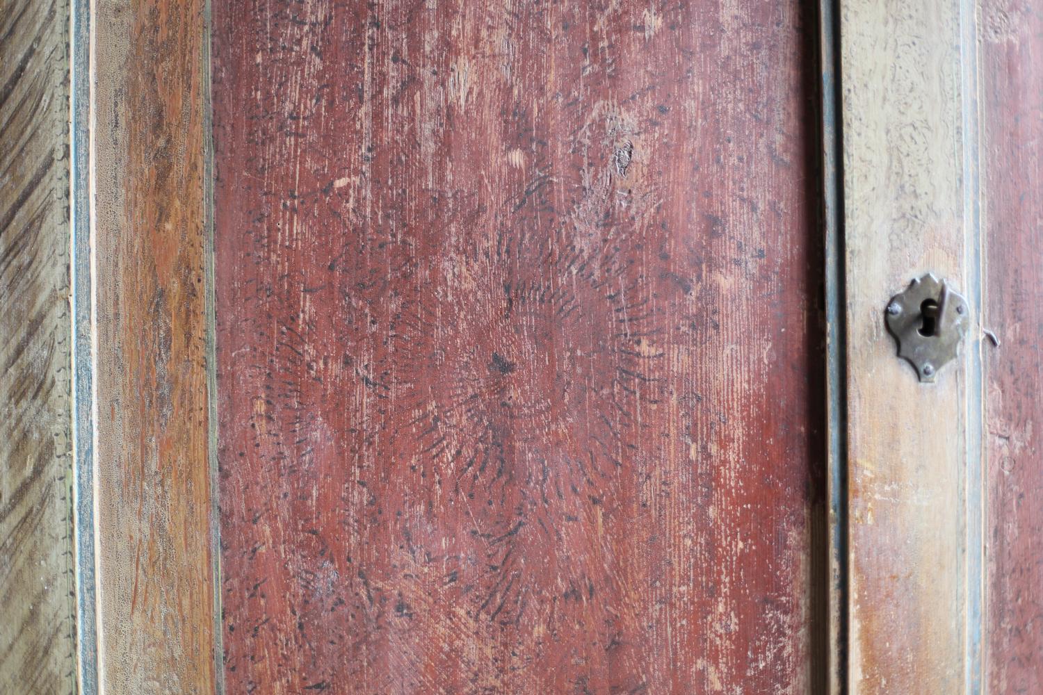 Secrétaire baroque suédois ancien du 18ème siècle peint en rouge en vente 1