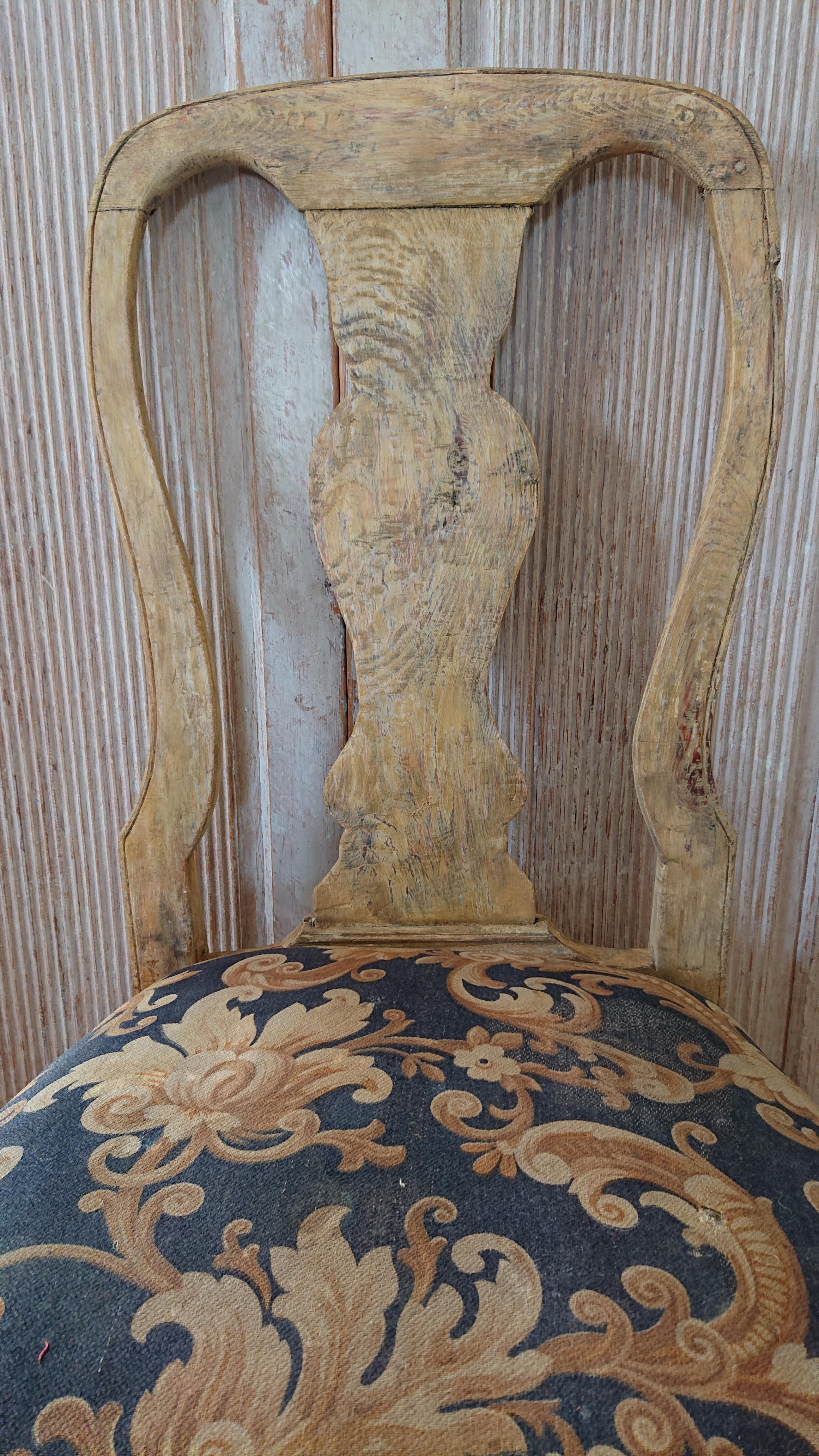 Chaise d'appoint rococo suédoise ancienne du 18ème siècle marquée HGK Royal Provenance en vente 1