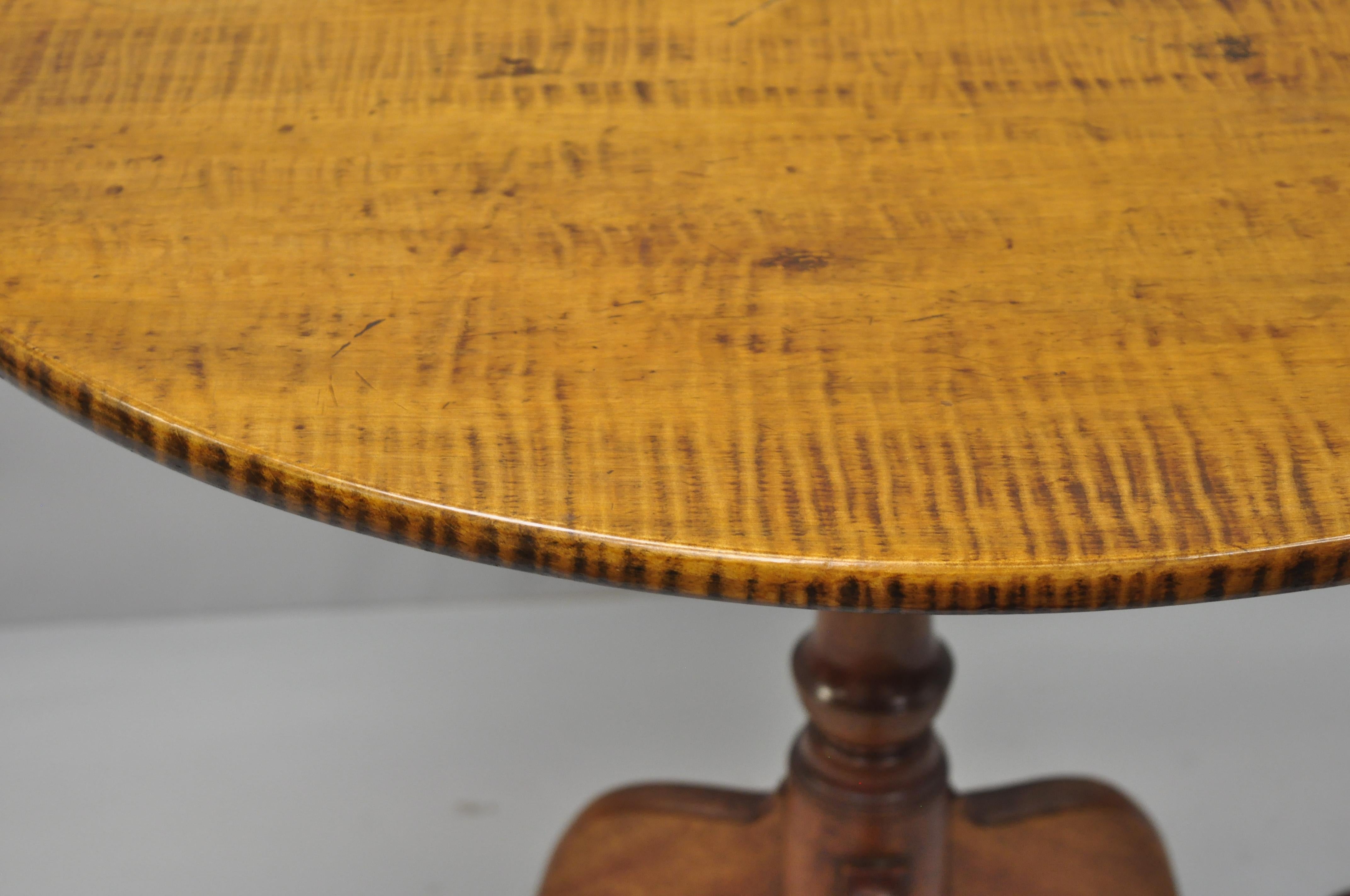 18th Century Antique Tiger Stripe Maple Tilt-Top Queen Anne Tea Table In Good Condition In Philadelphia, PA