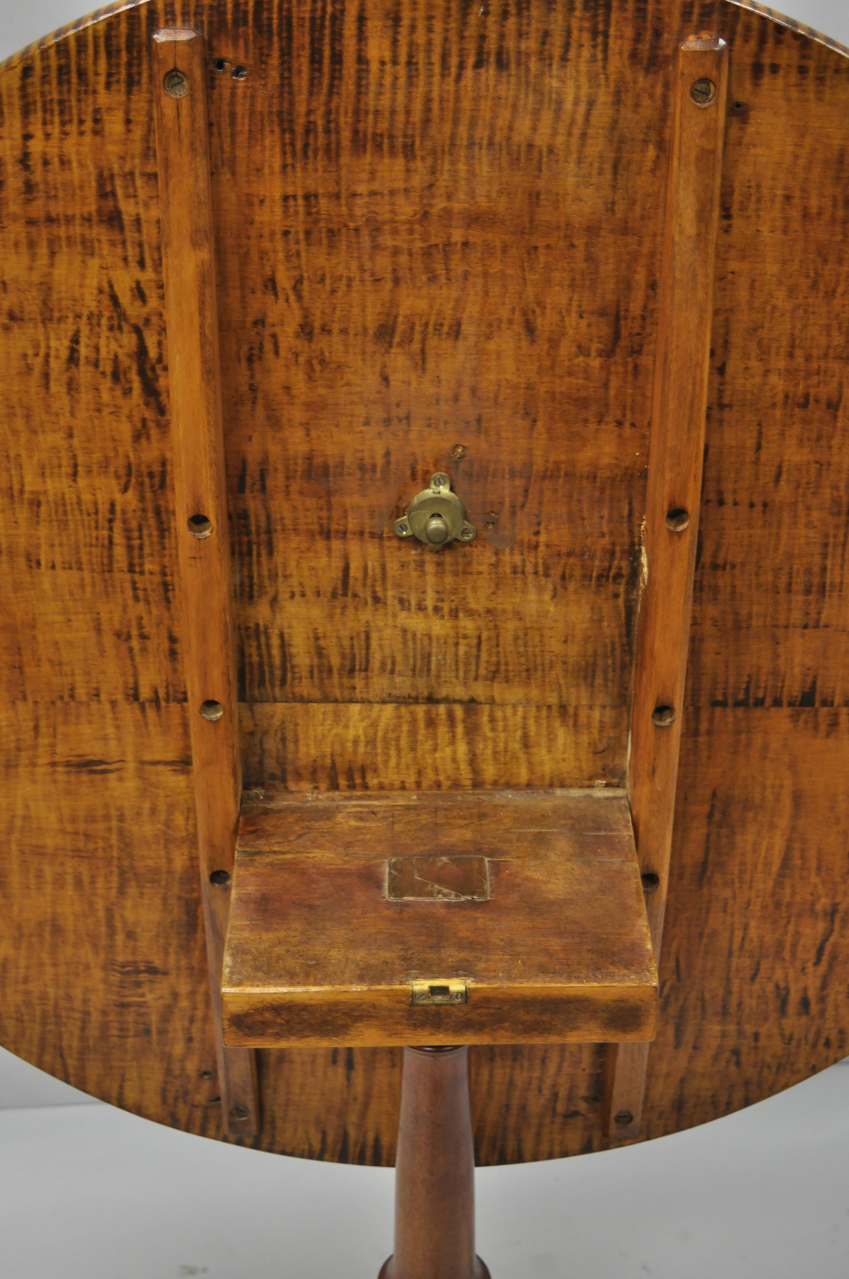 18th Century Antique Tiger Stripe Maple Tilt-Top Queen Anne Tea Table 4