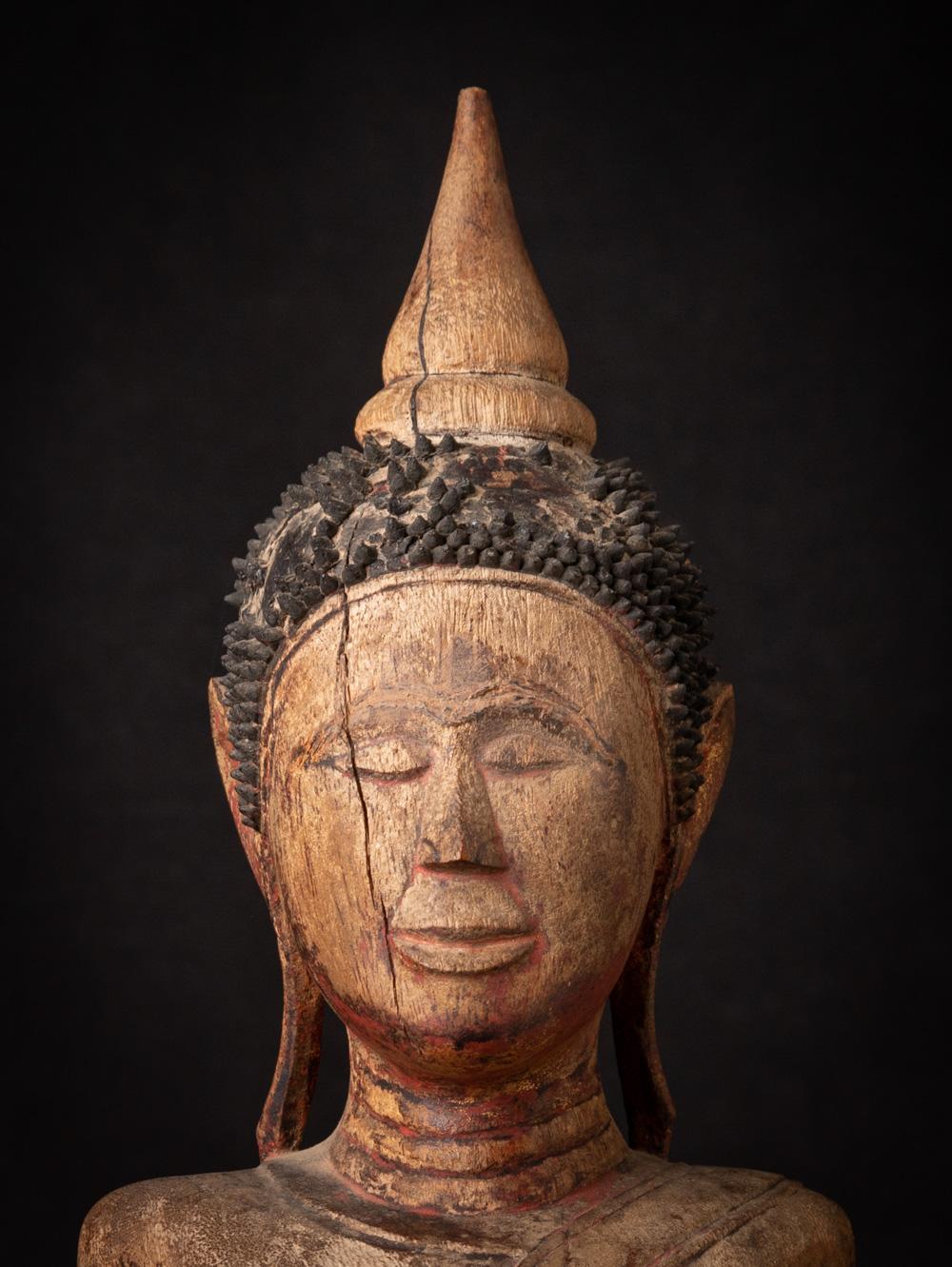 18th century antique wooden Buddha statue from Cambodia in Bhumisparsha mudra For Sale 5