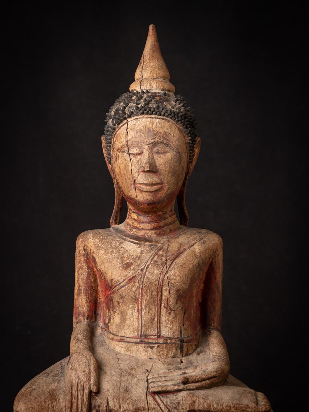 18th century antique wooden Buddha statue from Cambodia in Bhumisparsha mudra For Sale 8