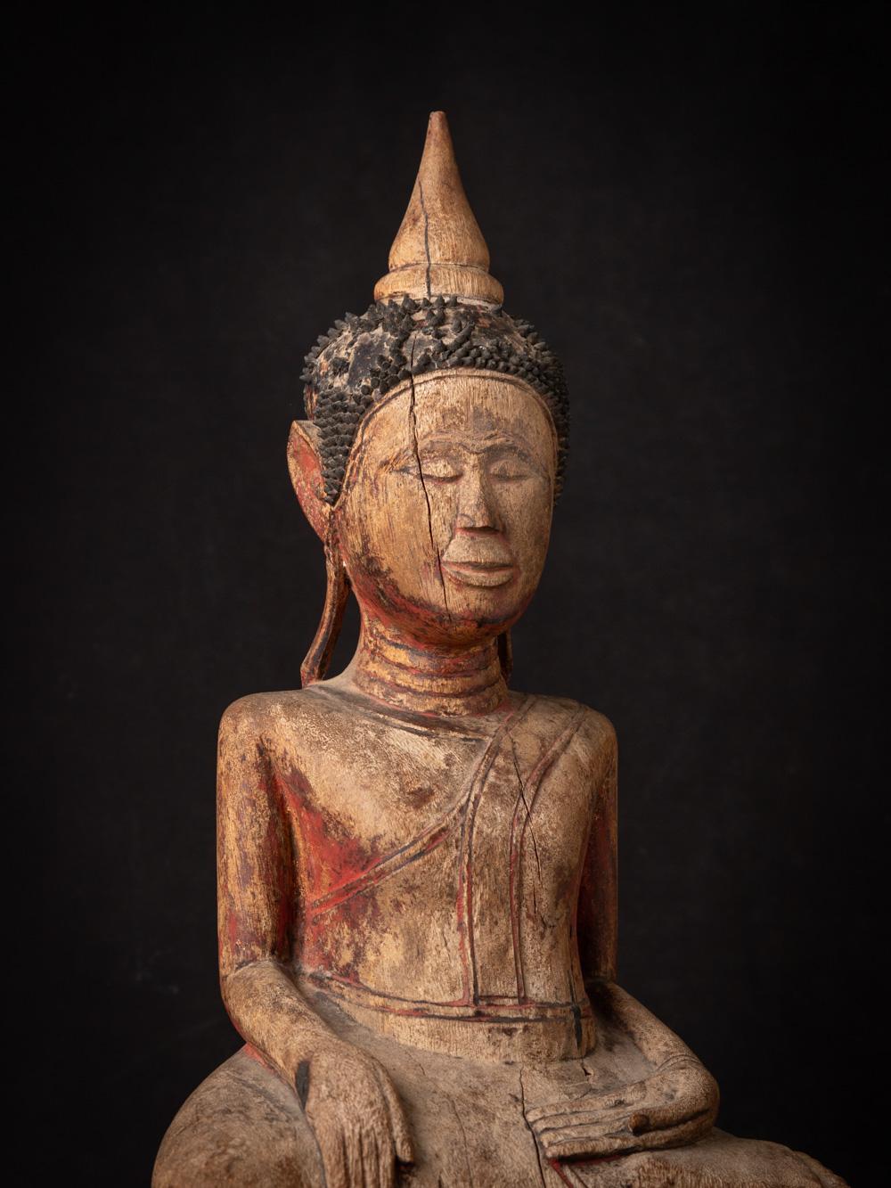 18th century antique wooden Buddha statue from Cambodia in Bhumisparsha mudra For Sale 9