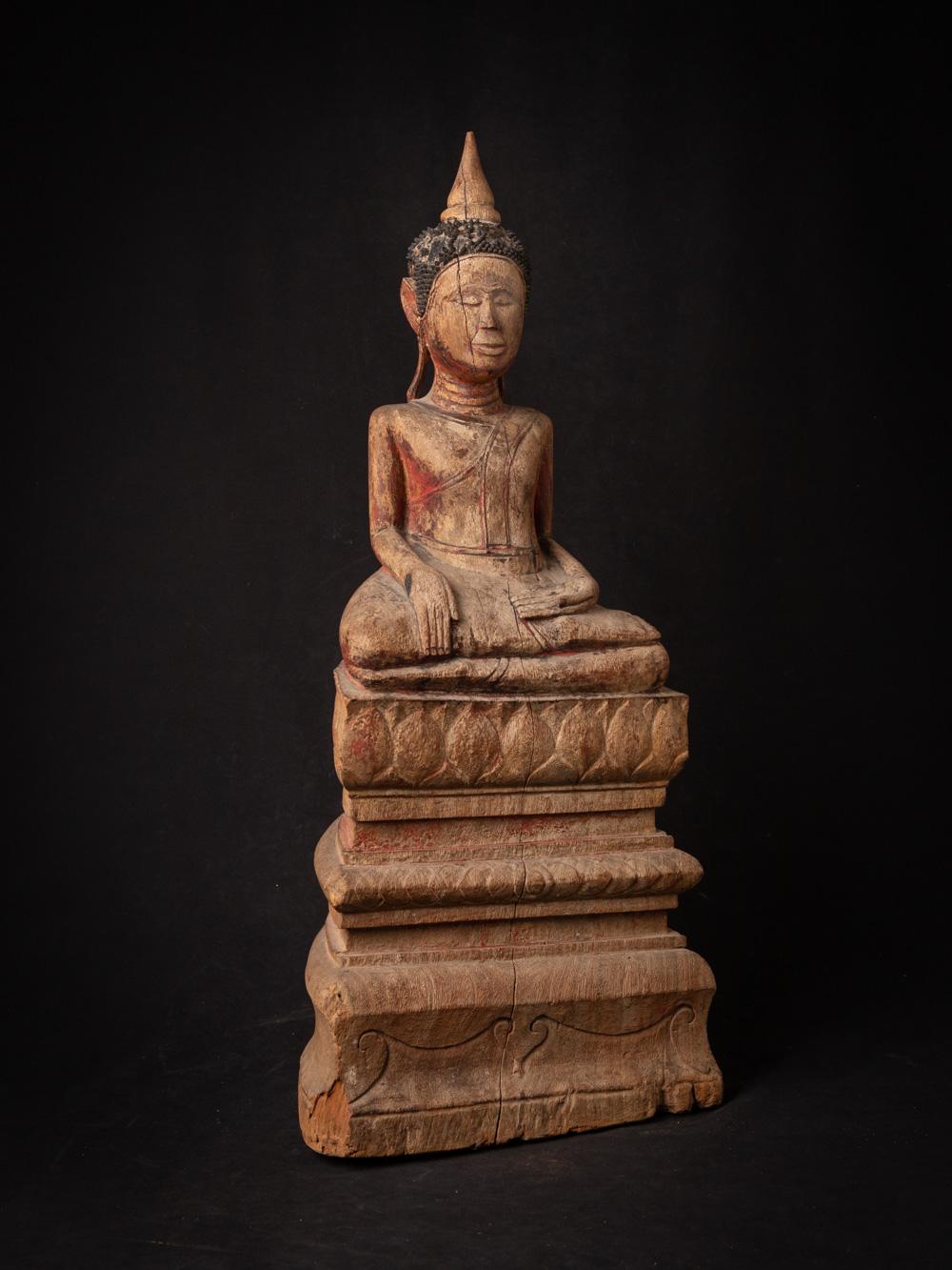 18th century antique wooden Buddha statue from Cambodia in Bhumisparsha mudra For Sale 10