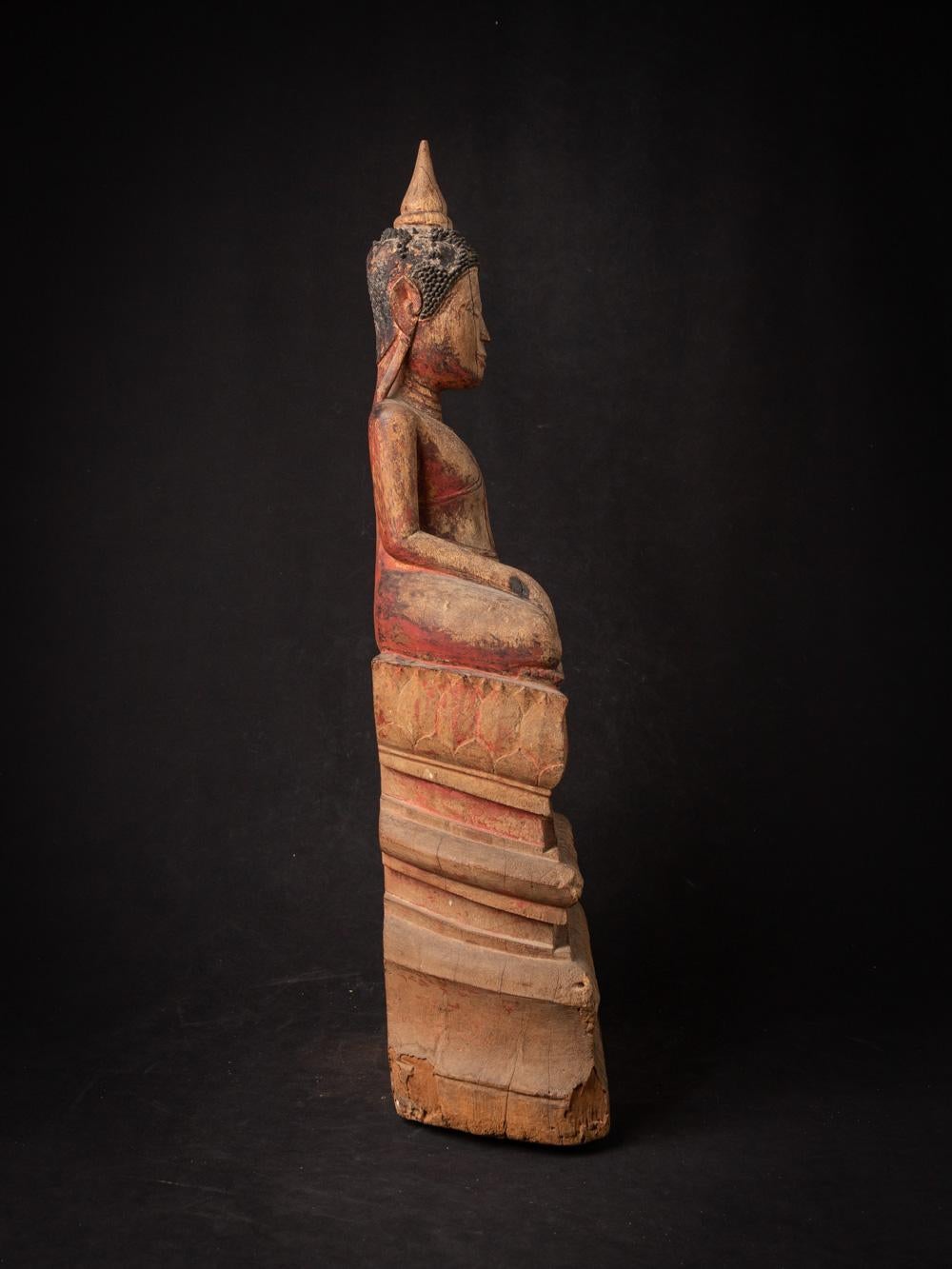18th century antique wooden Buddha statue from Cambodia in Bhumisparsha mudra For Sale 11