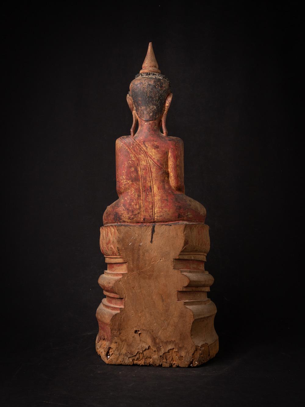 18th century antique wooden Buddha statue from Cambodia in Bhumisparsha mudra For Sale 12