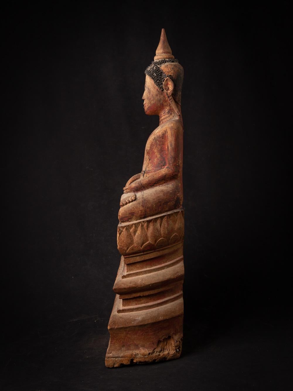 18th century antique wooden Buddha statue from Cambodia in Bhumisparsha mudra For Sale 13