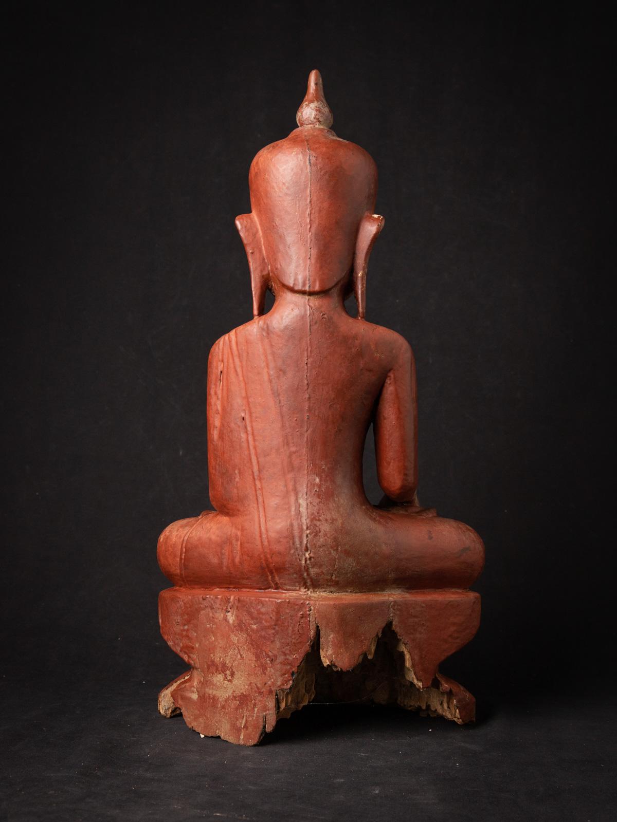18th century antique wooden Burmese Buddha statue in Bhumisparsha Mudra For Sale 13