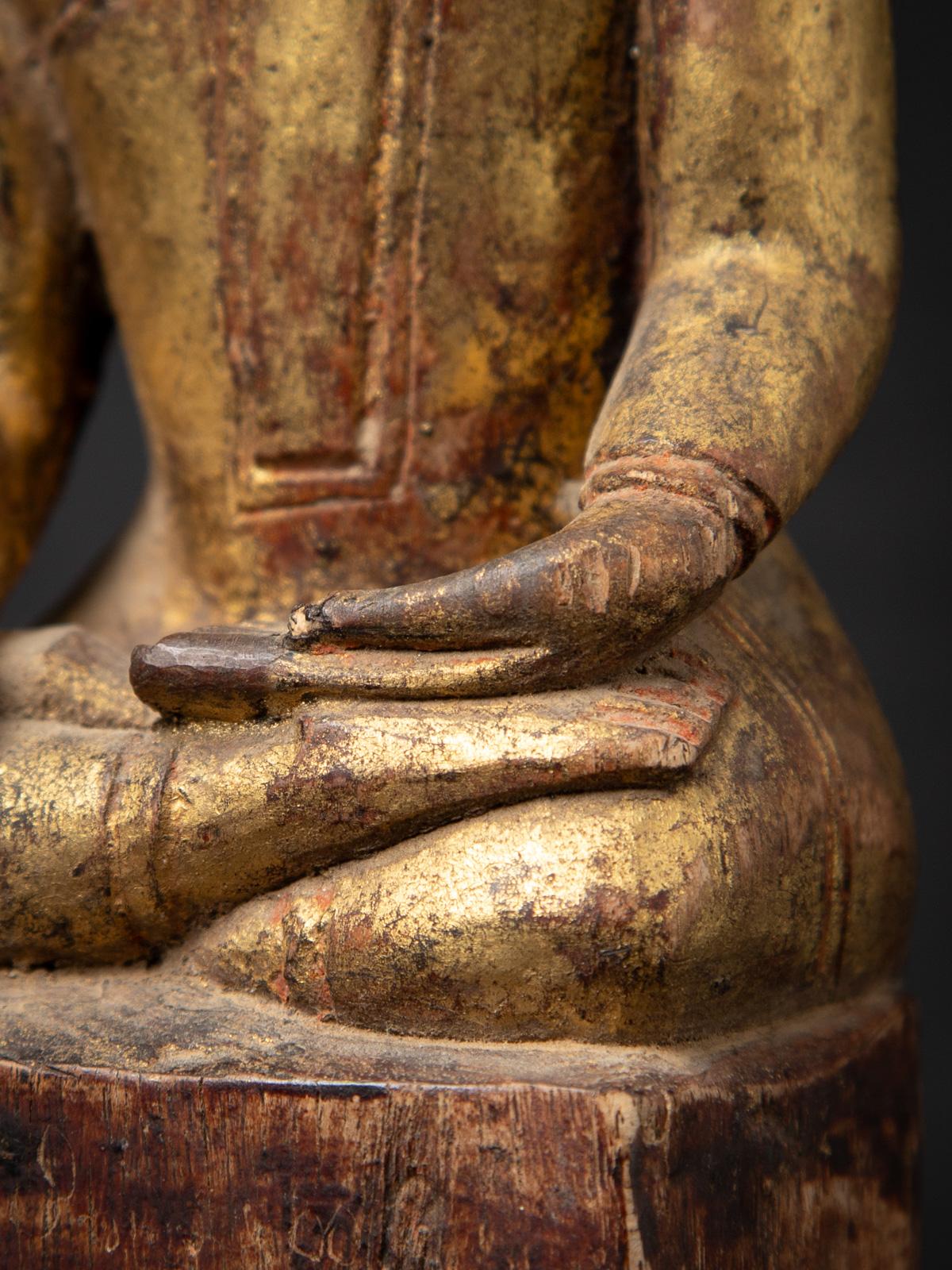 statue de Bouddha birman ancien en bois du 18ème siècle au Bhumisparsha Mudra en vente 12
