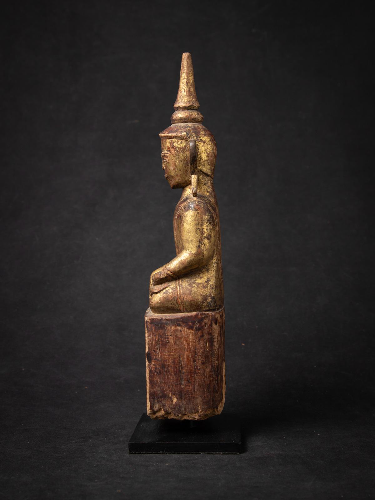 Birman statue de Bouddha birman ancien en bois du 18ème siècle au Bhumisparsha Mudra en vente