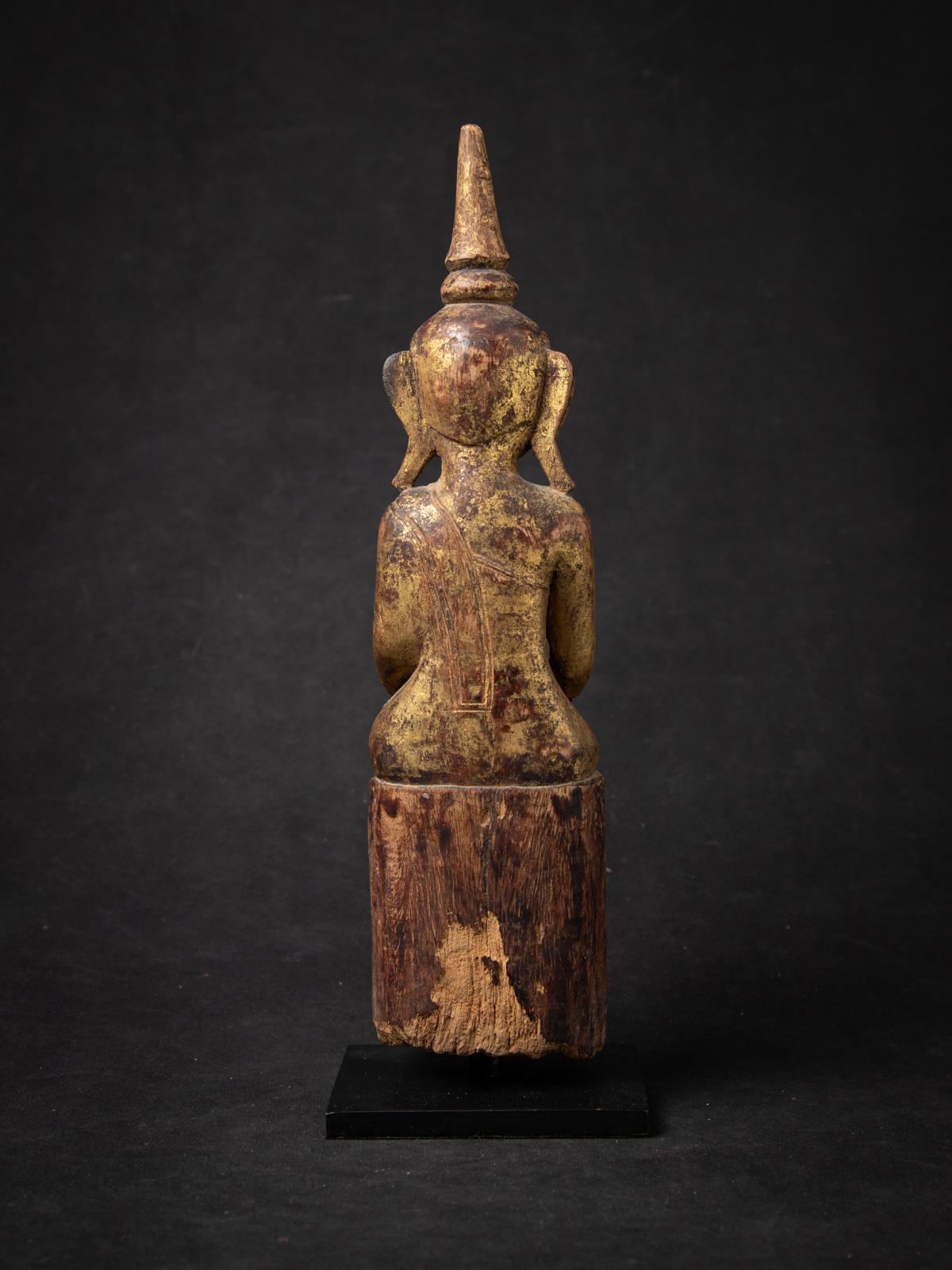statue de Bouddha birman ancien en bois du 18ème siècle au Bhumisparsha Mudra Bon état - En vente à DEVENTER, NL