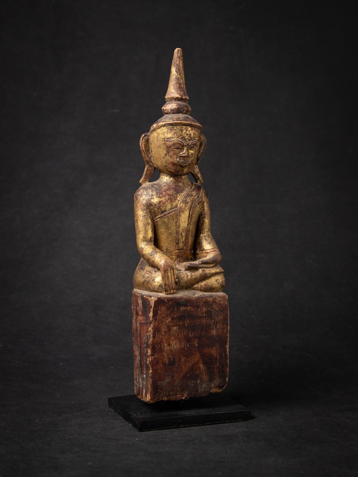 Bois statue de Bouddha birman ancien en bois du 18ème siècle au Bhumisparsha Mudra en vente