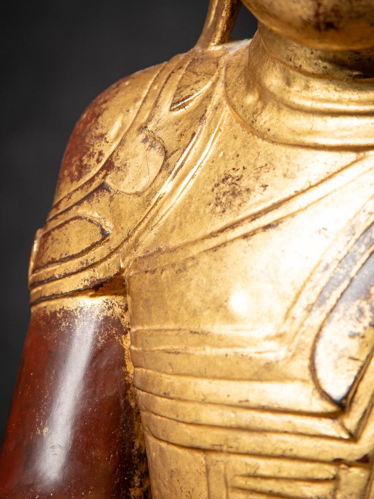 18th century Antique wooden Burmese Shan Buddha in Bhumisparsha Mudra For Sale 5