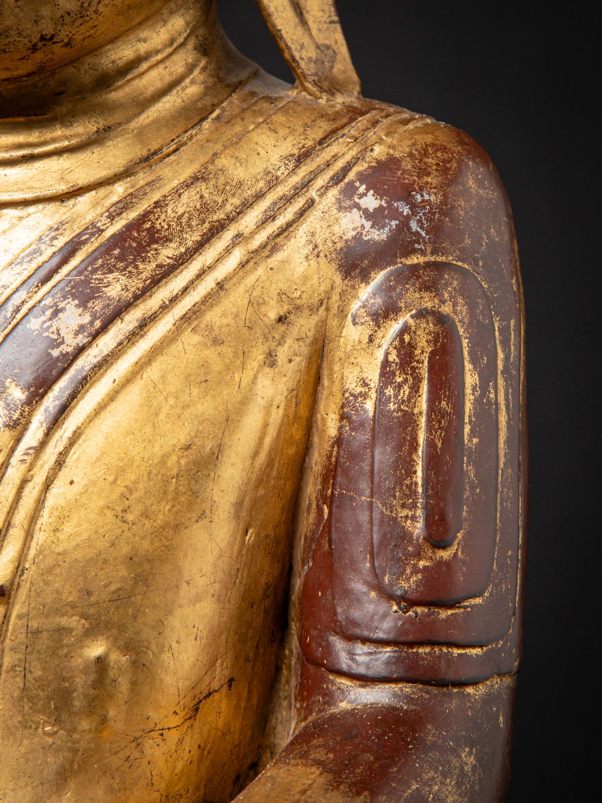 18th century Antique wooden Burmese Shan Buddha in Bhumisparsha Mudra For Sale 6