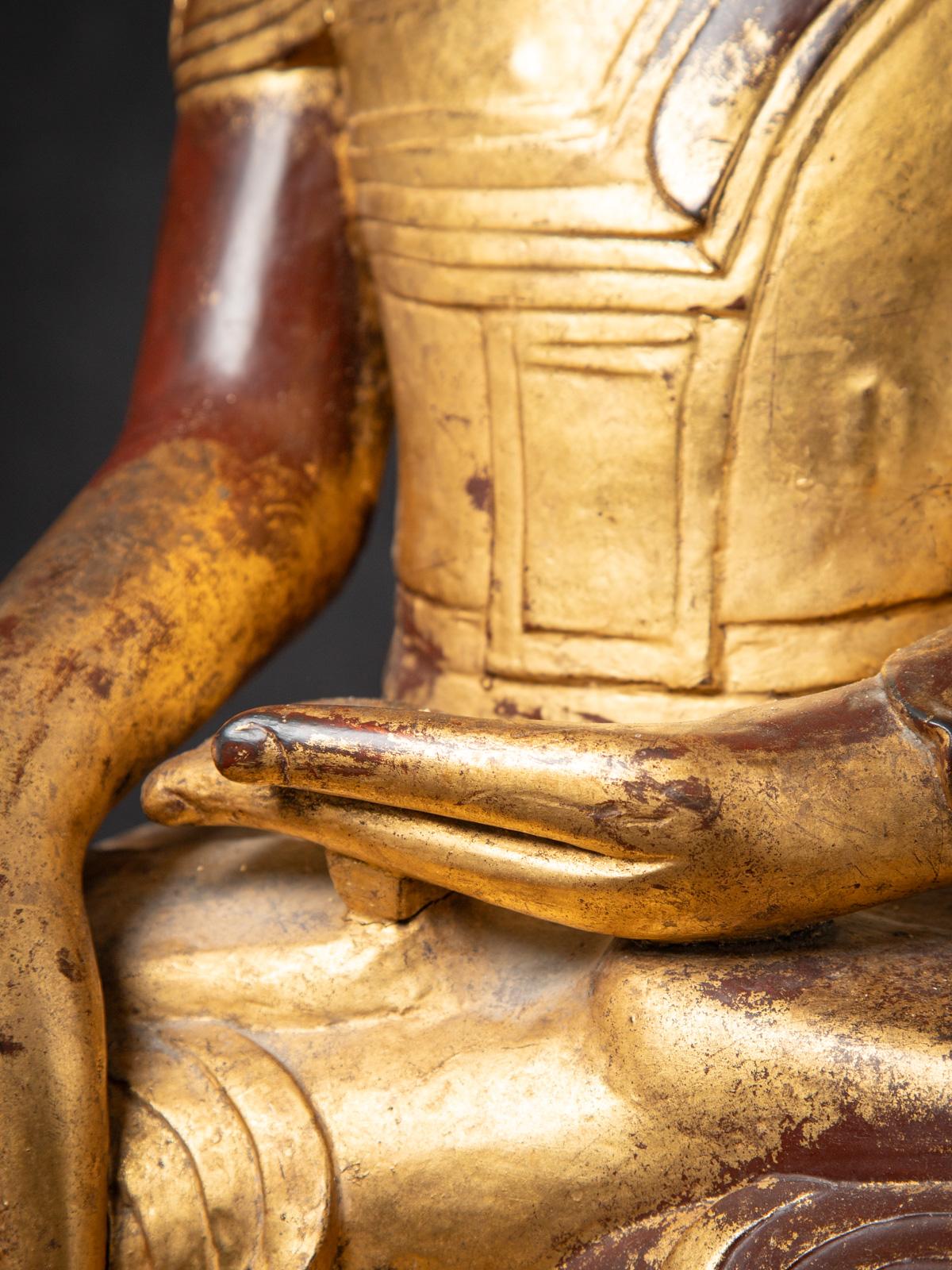 18th century Antique wooden Burmese Shan Buddha in Bhumisparsha Mudra For Sale 7
