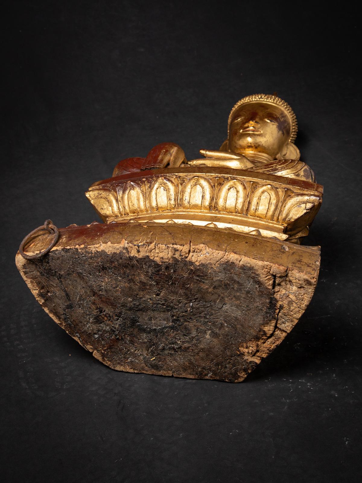 18th century Antique wooden Burmese Shan Buddha in Bhumisparsha Mudra For Sale 14