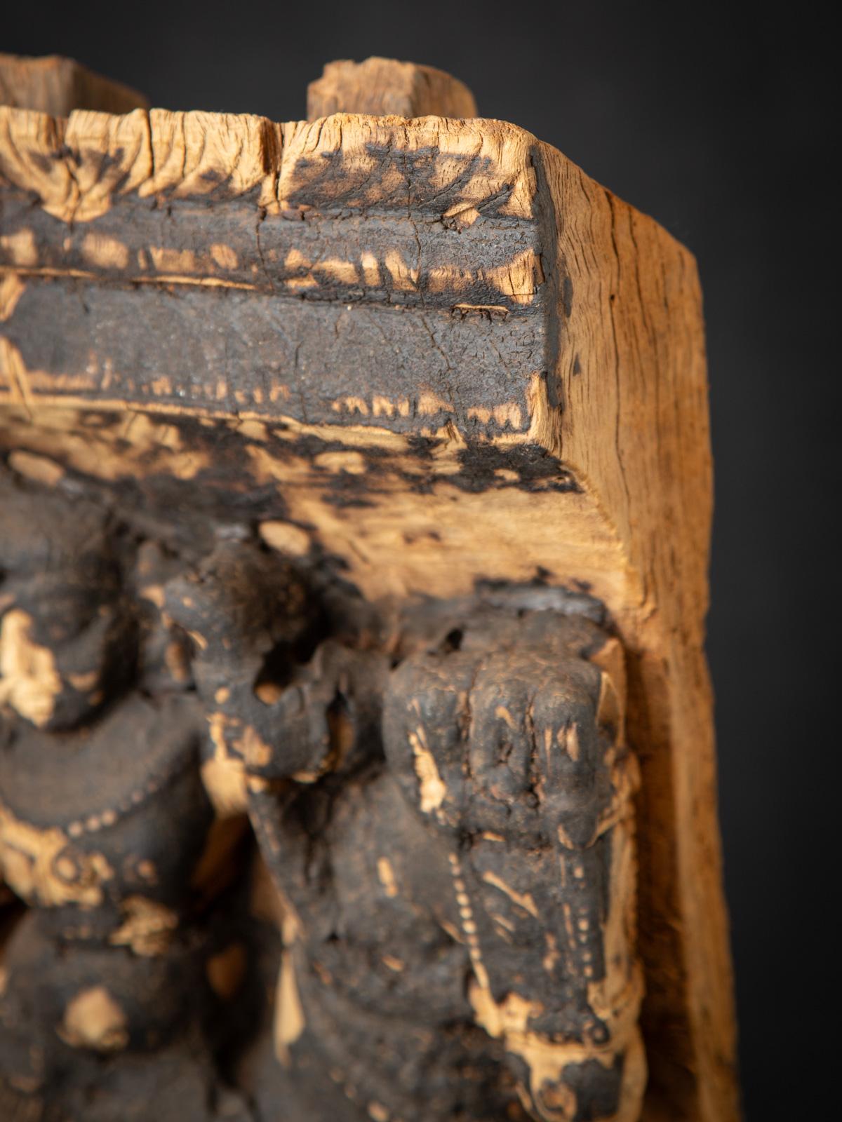 Panneau de temple indien ancien en bois du 18ème siècle en vente 7