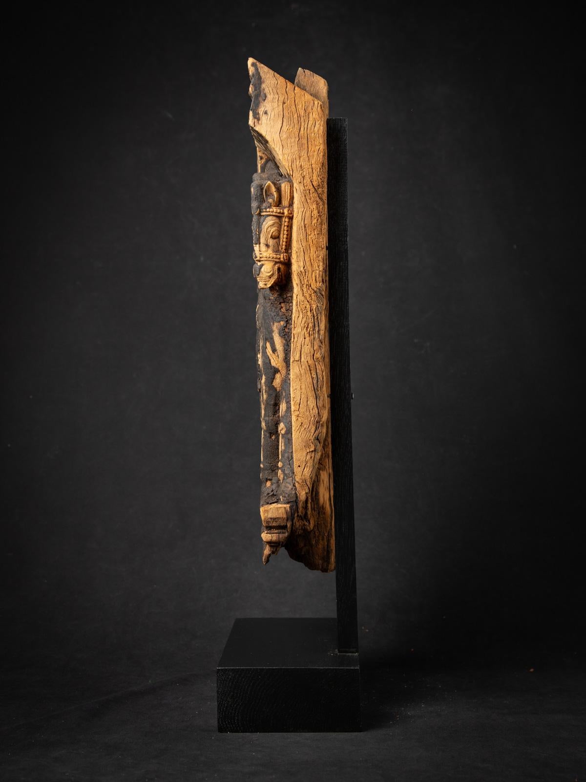 Panneau de temple indien ancien en bois du 18ème siècle en vente 12