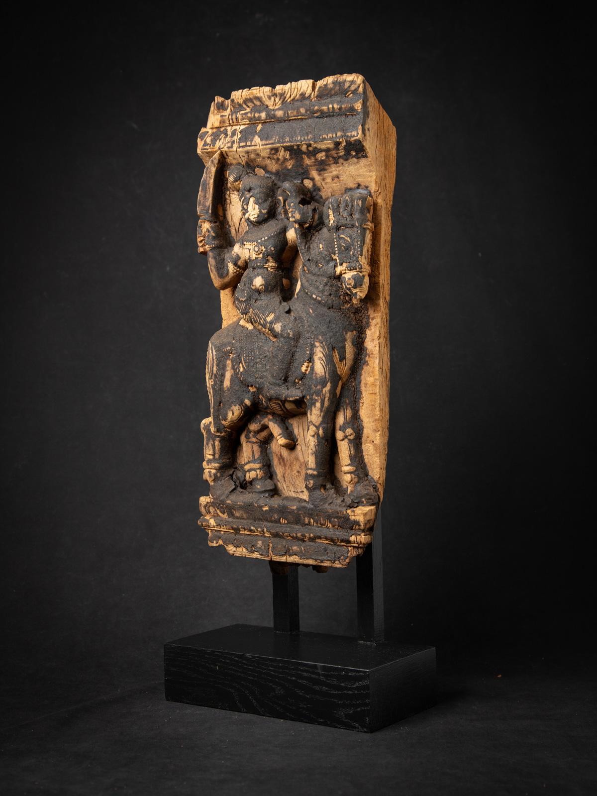 Panneau de temple indien ancien en bois du 18ème siècle en vente 13