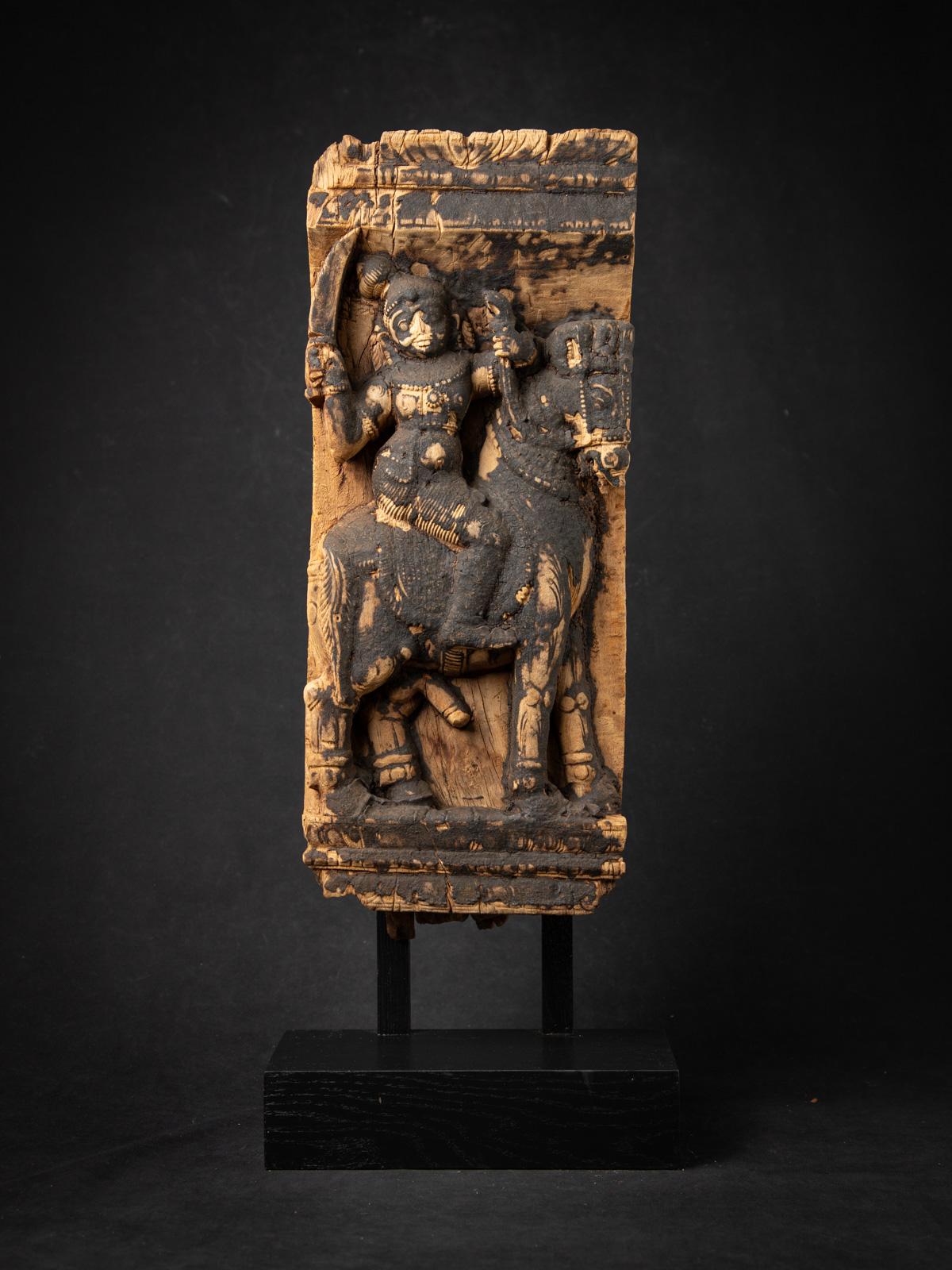 Panneau de temple indien ancien en bois du 18ème siècle en vente 14