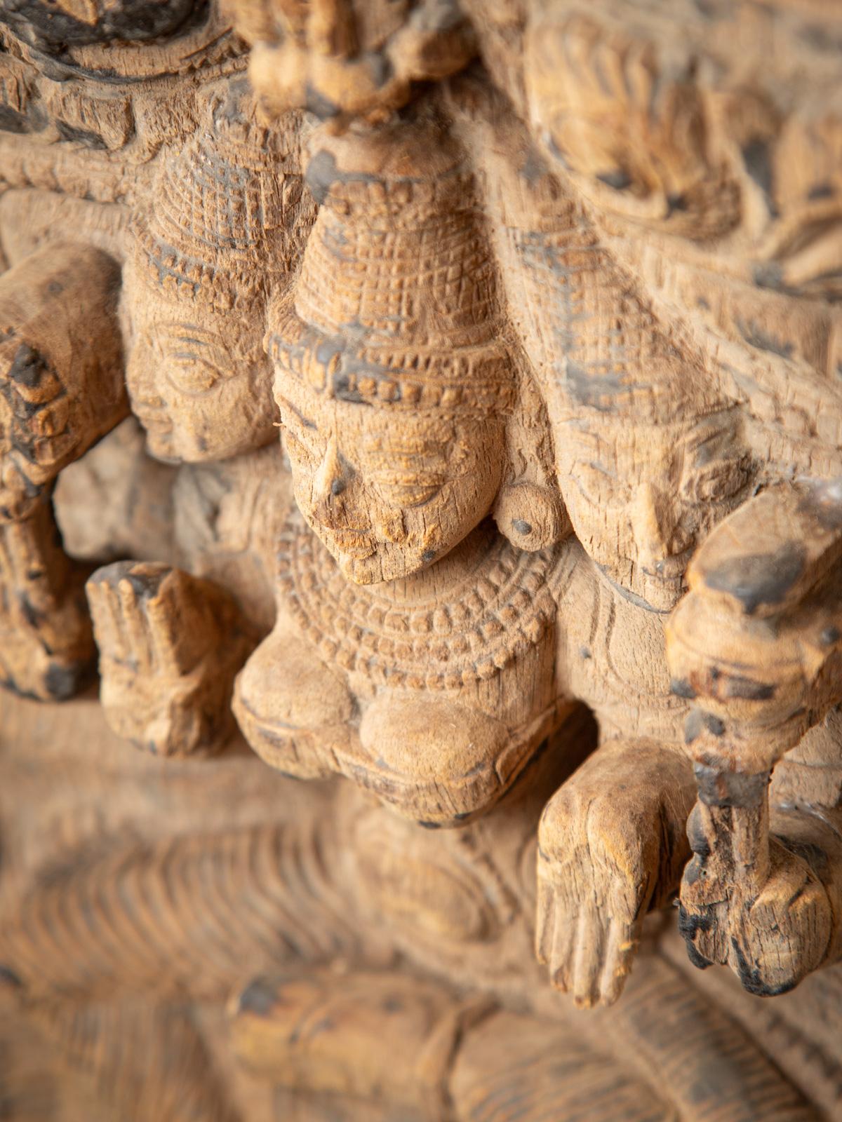Panneau de temple indien ancien en bois du 18ème siècle Bon état - En vente à DEVENTER, NL