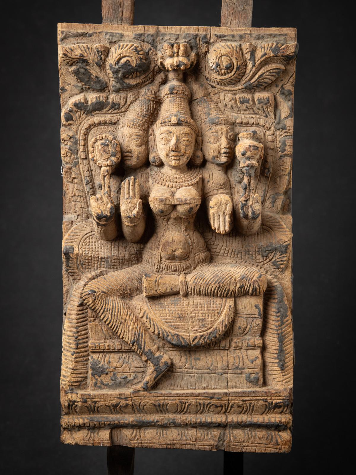 XVIIIe siècle et antérieur Panneau de temple indien ancien en bois du 18ème siècle en vente