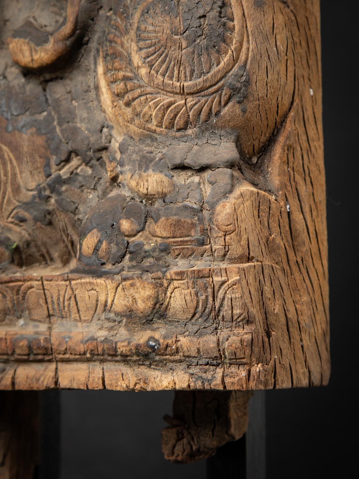 Wood 18th century Antique wooden Indian temple panel from India For Sale