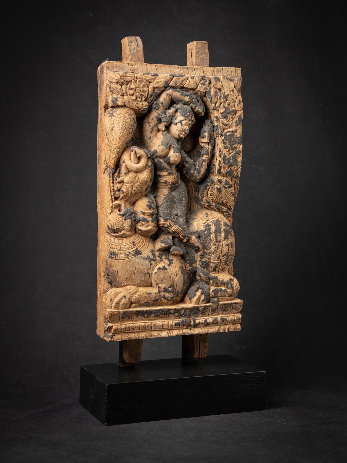 Panneau de temple indien ancien en bois du 18ème siècle en vente 1