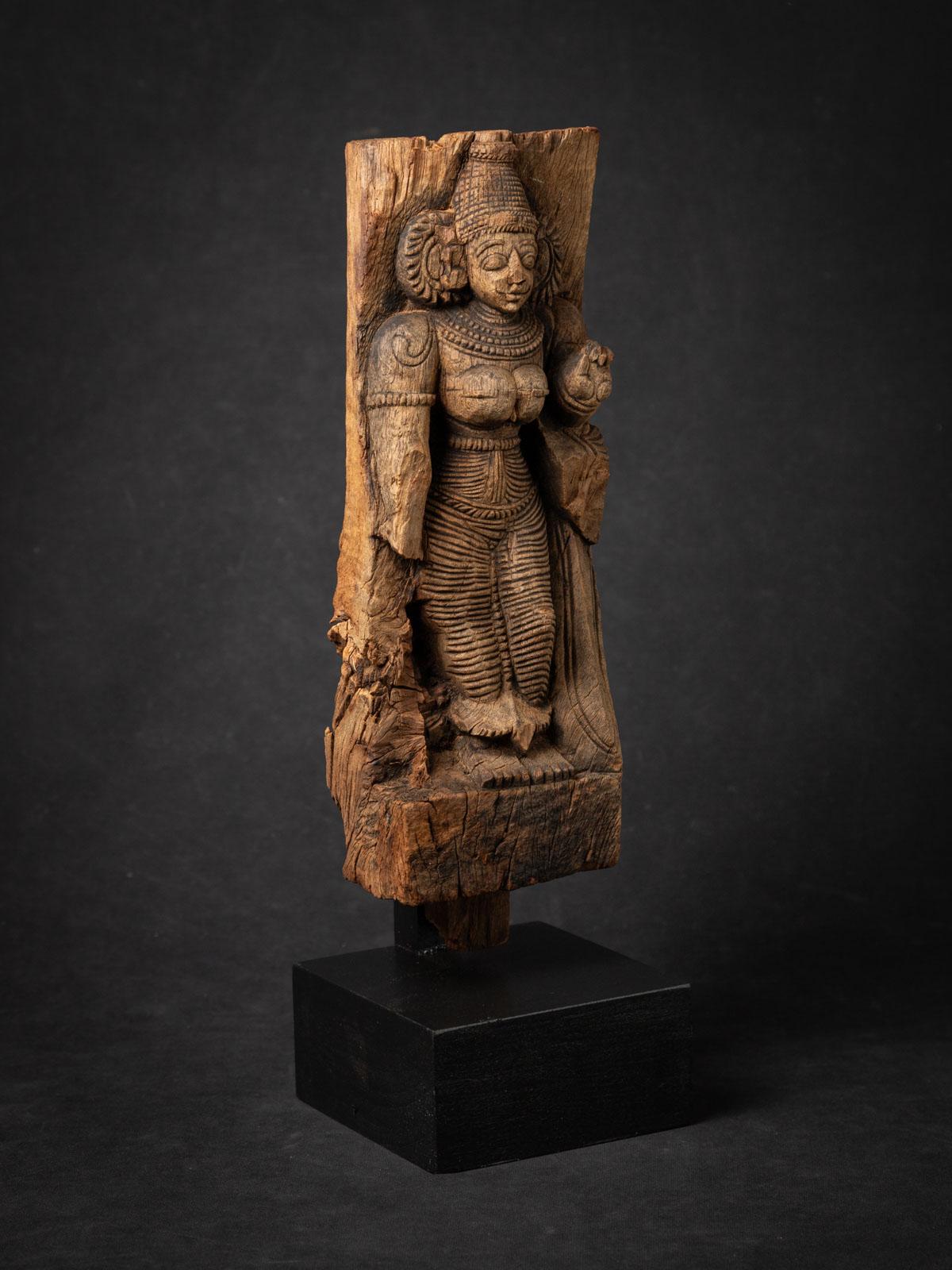 Pannello antico in legno del XVIII secolo raffigurante la dea Devi, proveniente dall'India in vendita 1
