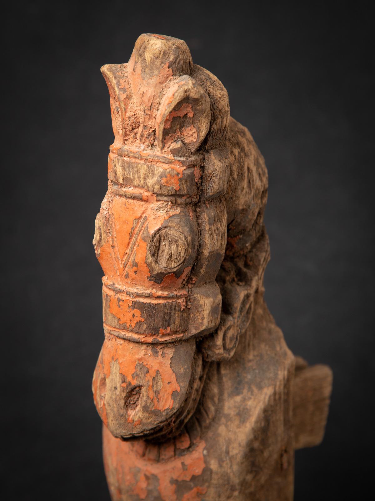 18th century Antique wooden temple fragment of a Horse head For Sale 4