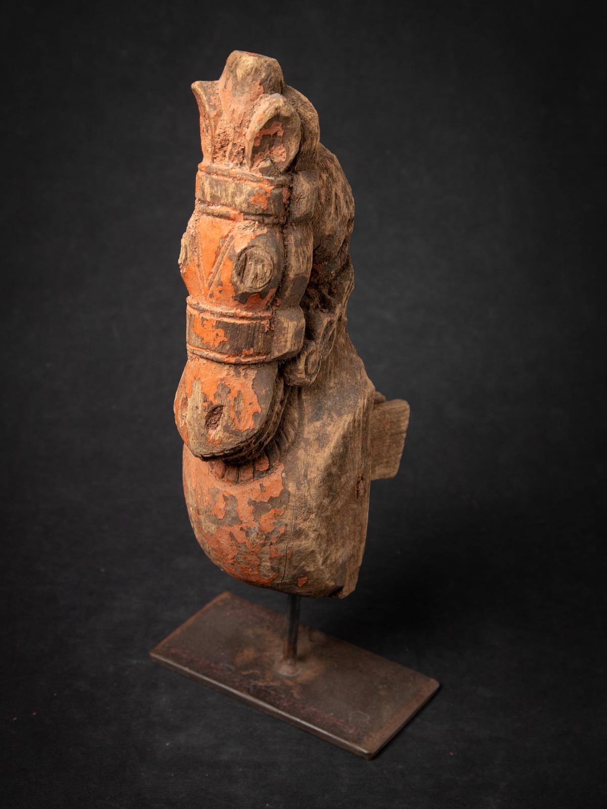 18th century Antique wooden temple fragment of a Horse head For Sale 5